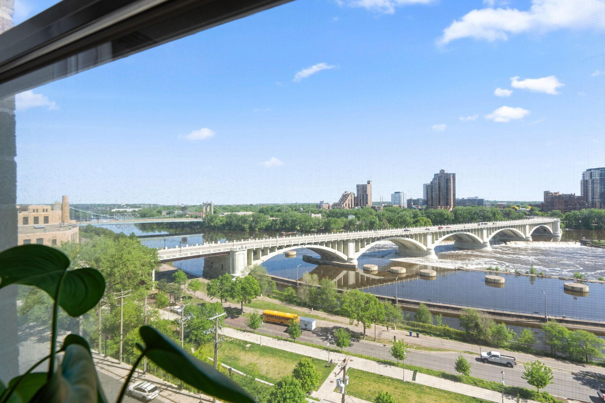 401 S 1st Street Unit: 922