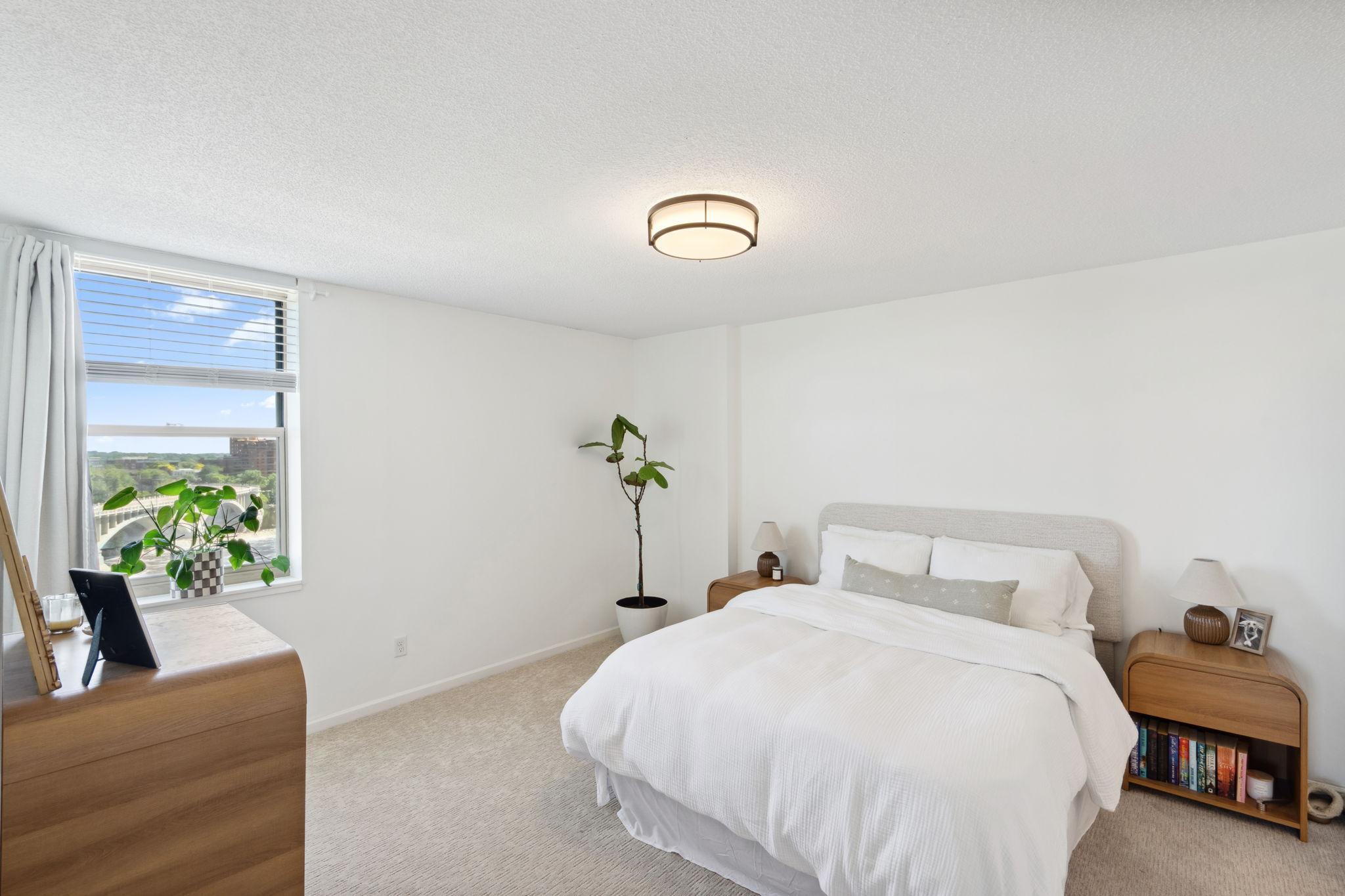 401 S 1st Street Unit: 922