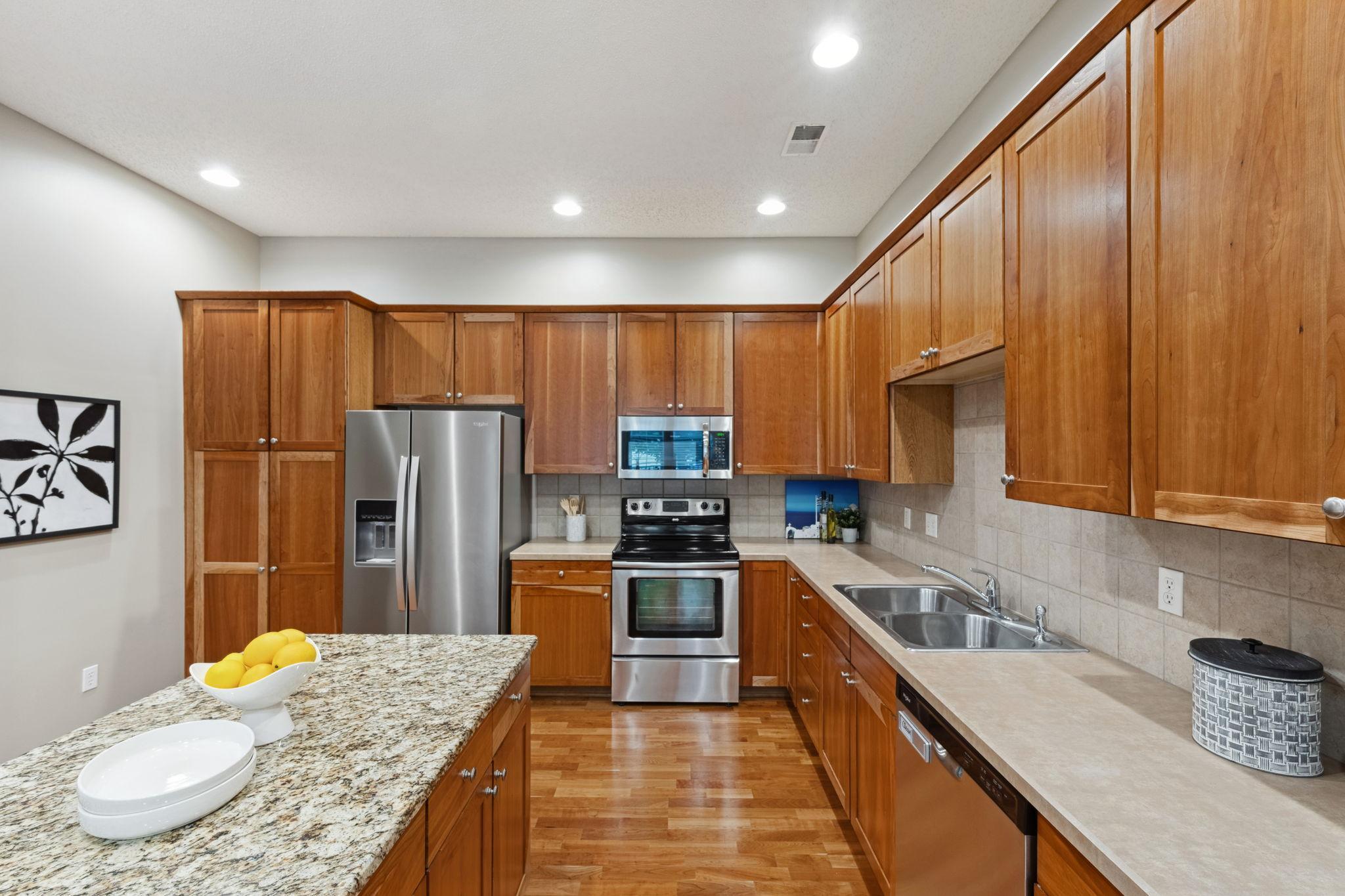 5900 Oxford Street Unit: 8