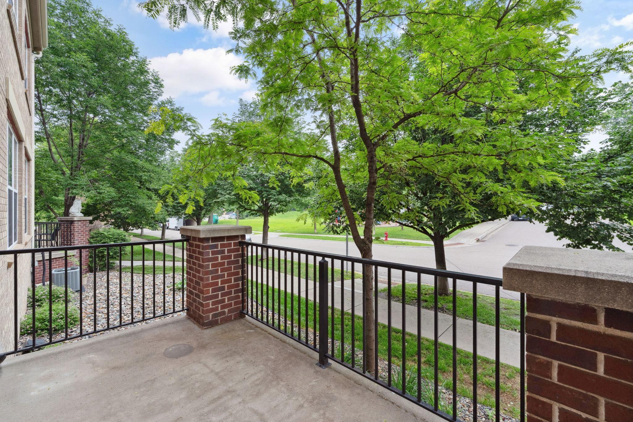 5900 Oxford Street Unit: 8