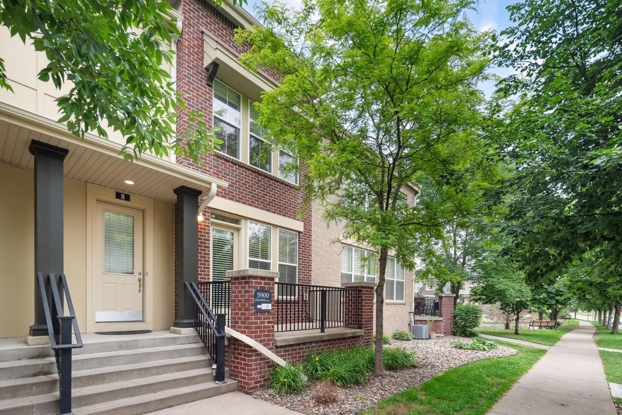 5900 Oxford Street Unit: 8