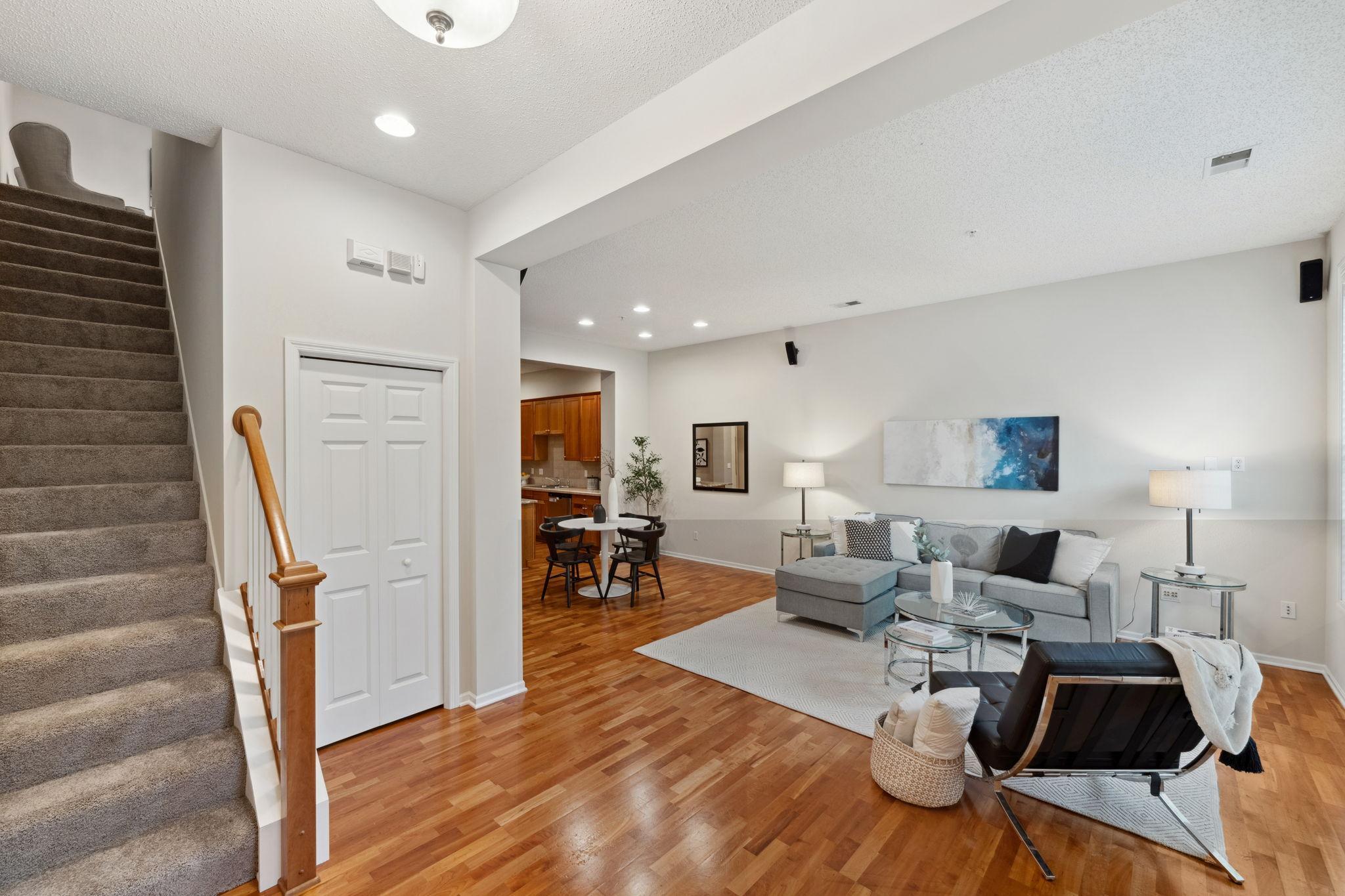 5900 Oxford Street Unit: 8