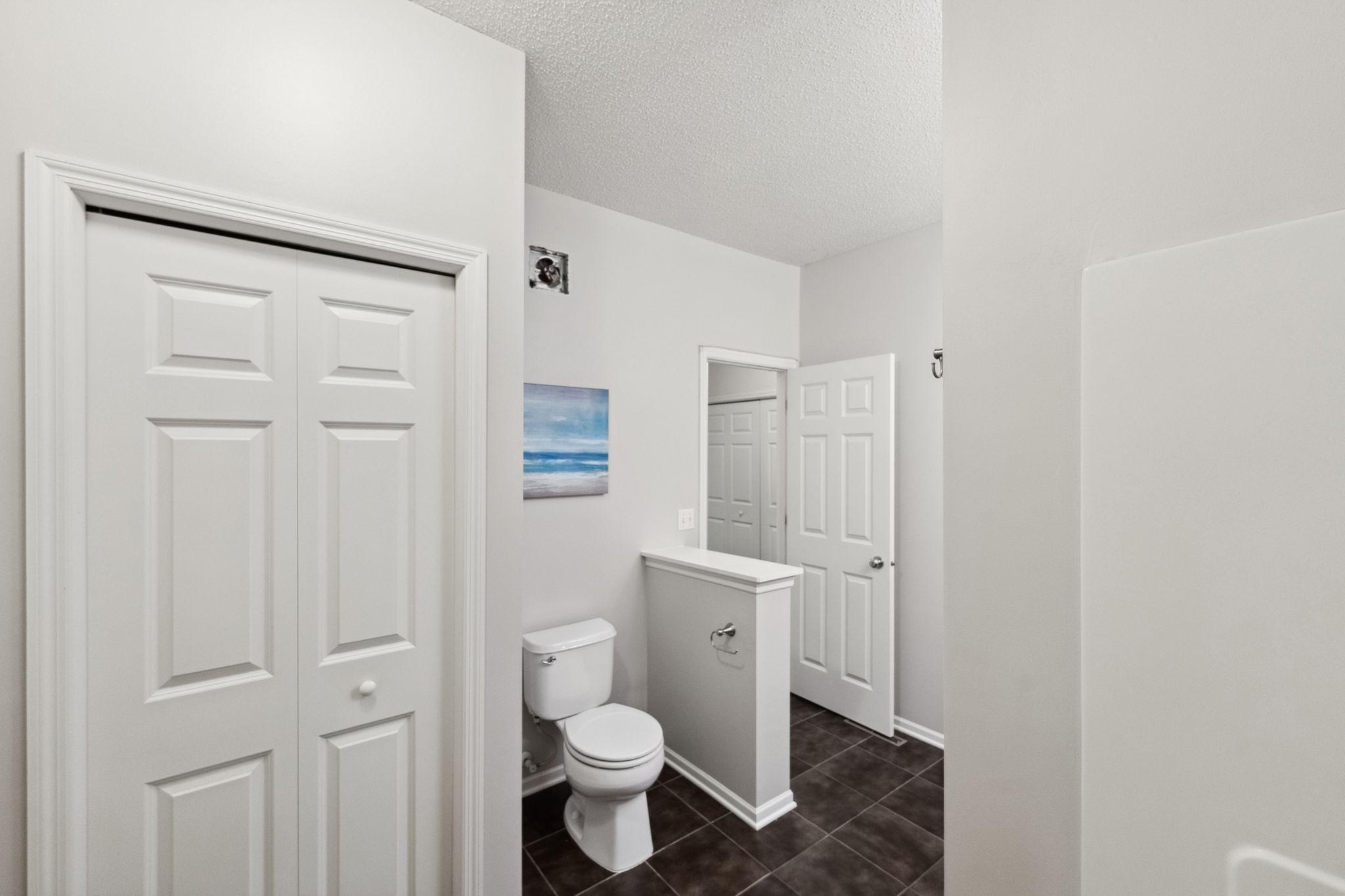 5900 Oxford Street Unit: 8