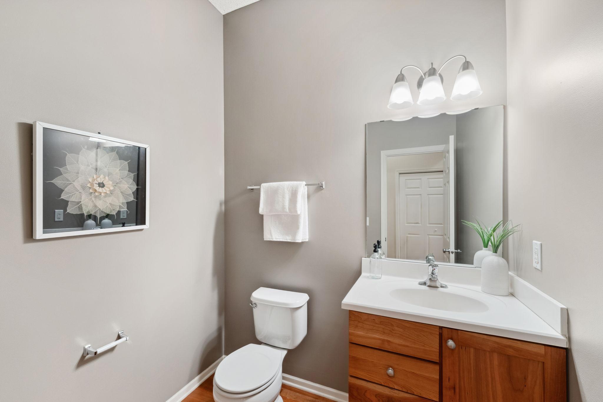 5900 Oxford Street Unit: 8