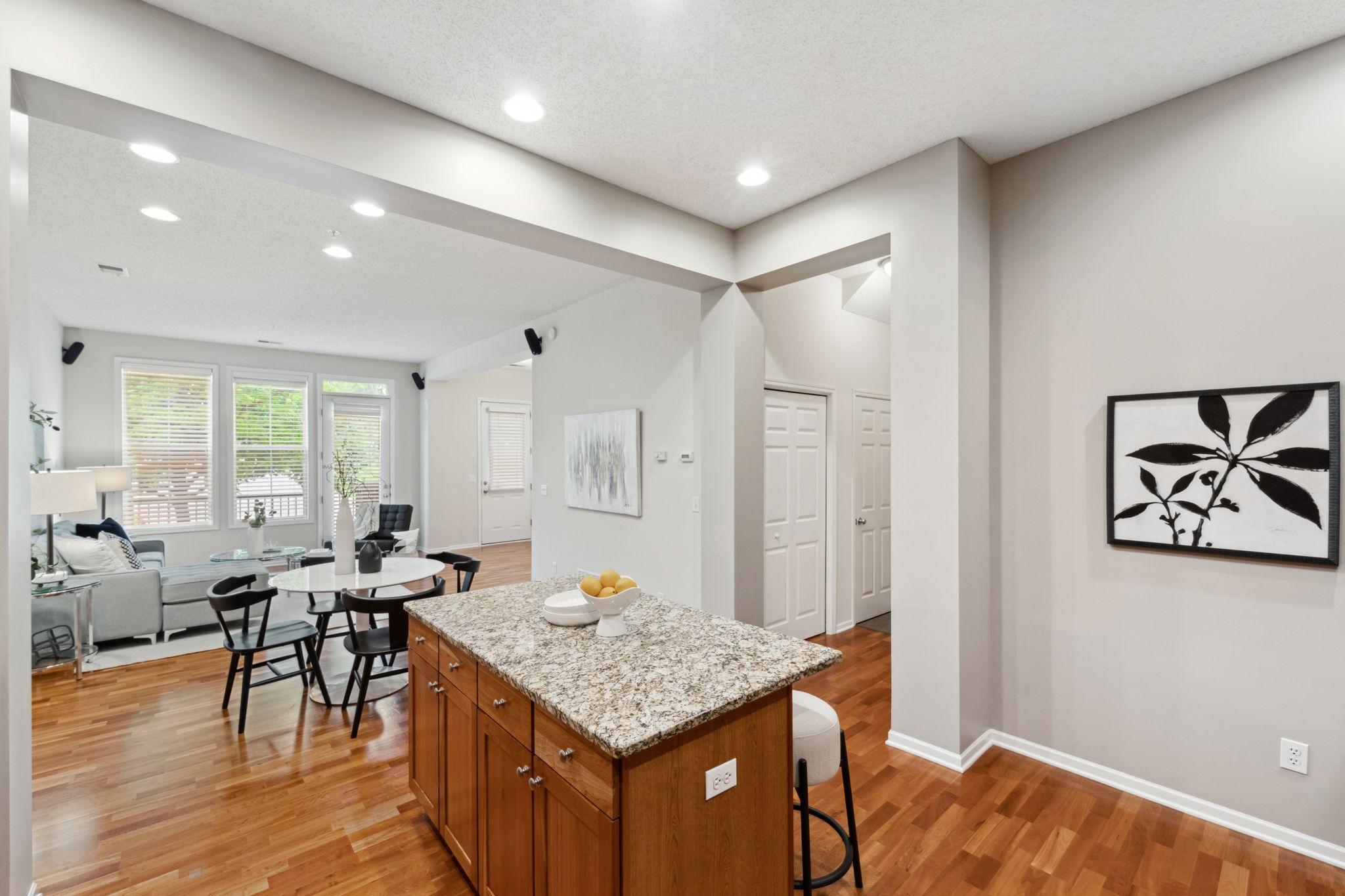 5900 Oxford Street Unit: 8