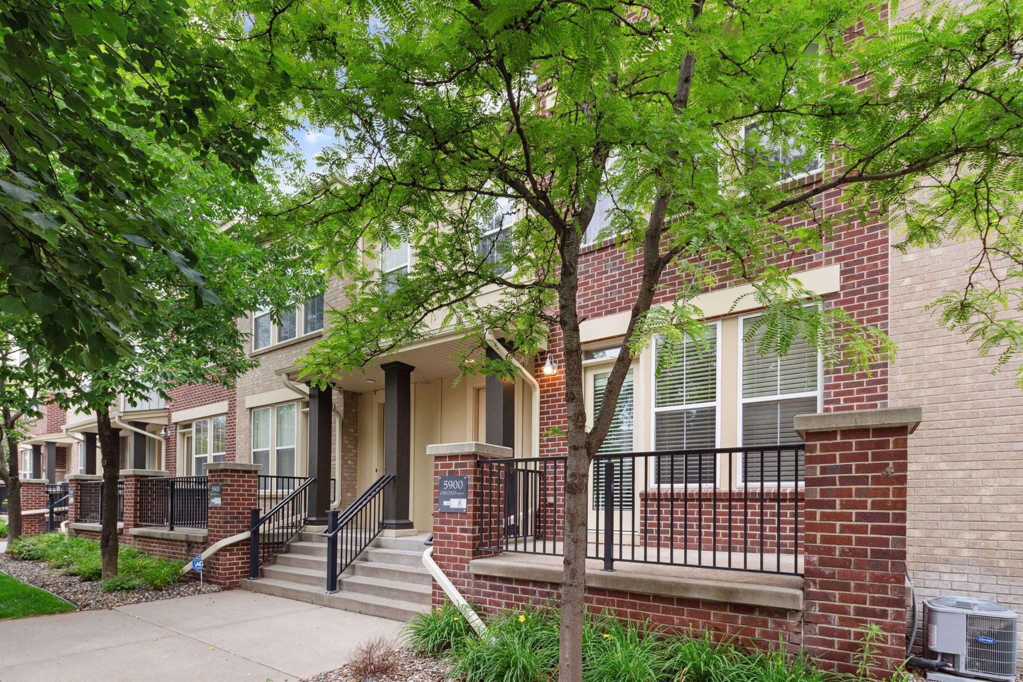 5900 Oxford Street Unit: 8