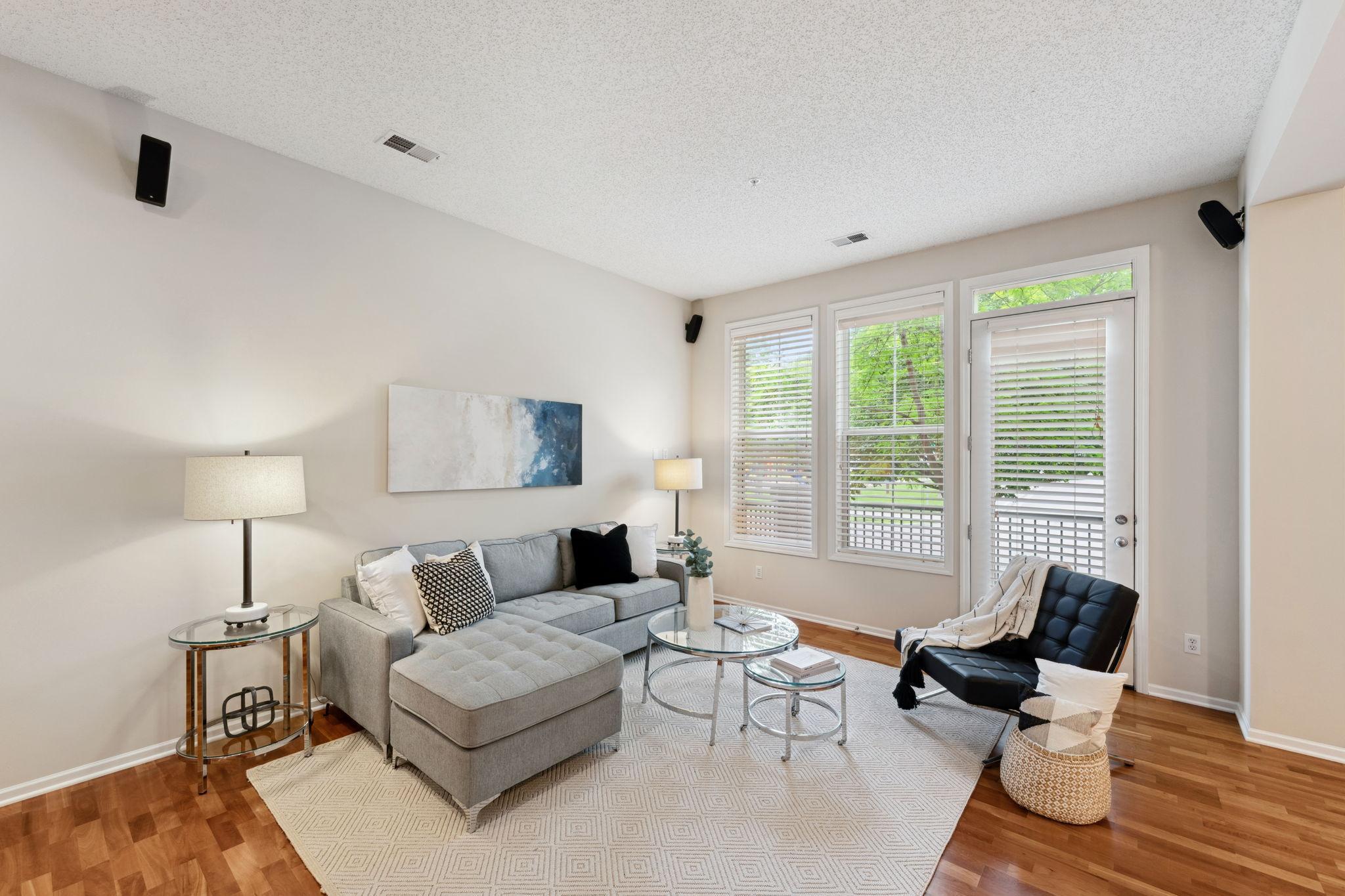 5900 Oxford Street Unit: 8