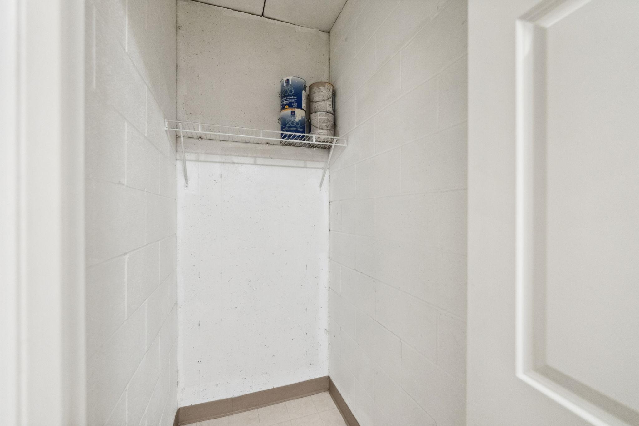 5900 Oxford Street Unit: 8