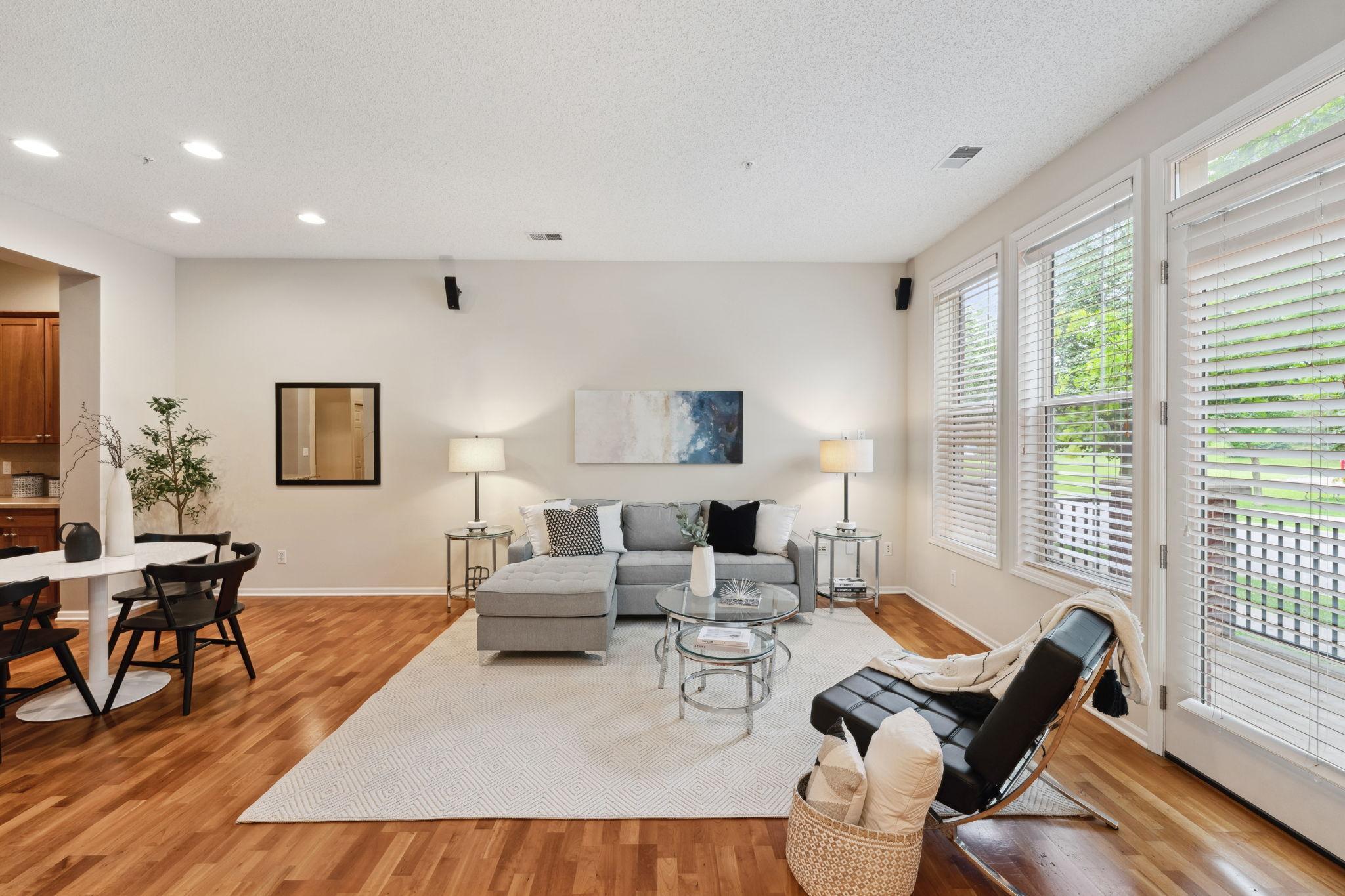 5900 Oxford Street Unit: 8