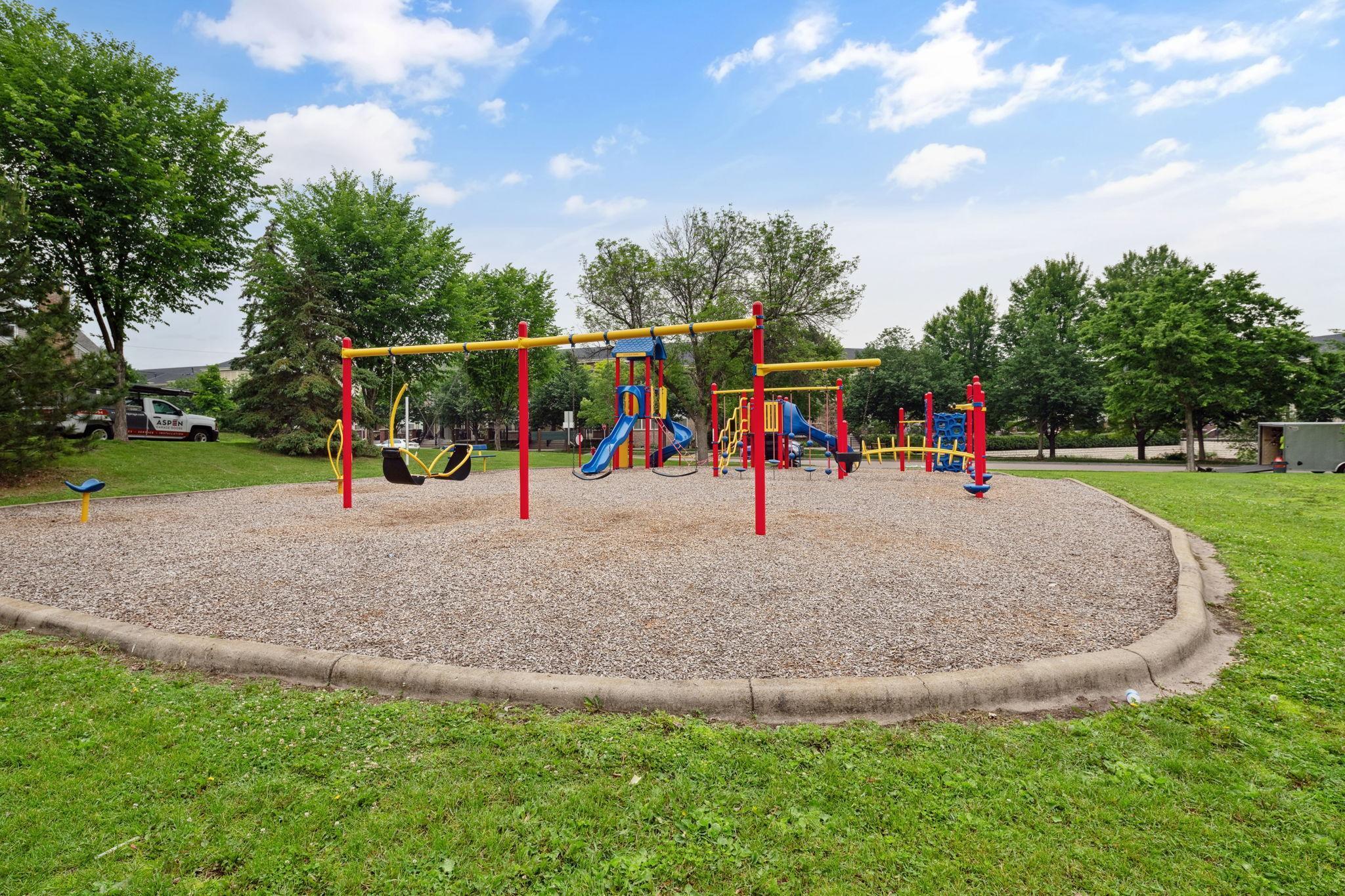 5900 Oxford Street Unit: 8