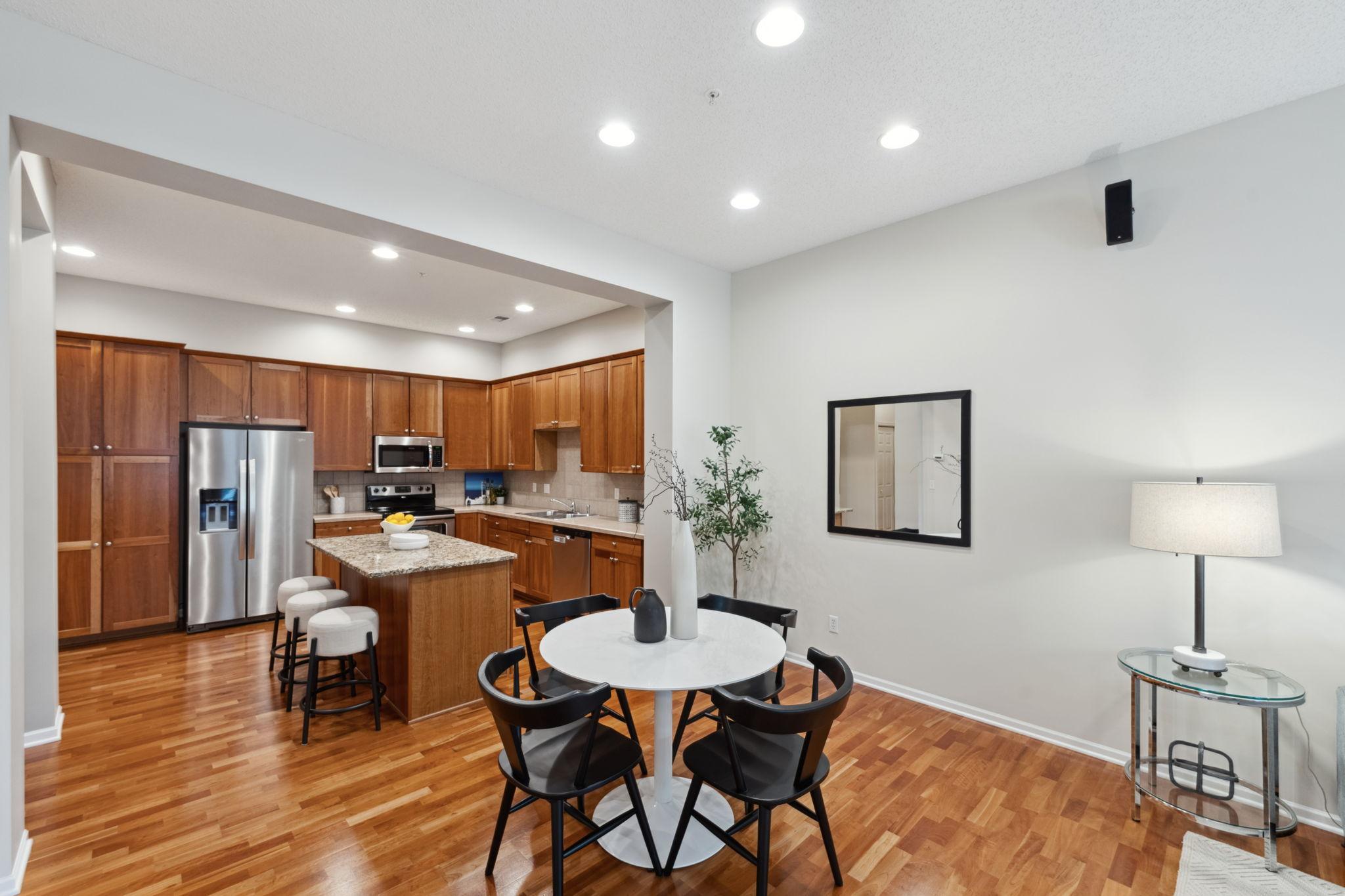 5900 Oxford Street Unit: 8