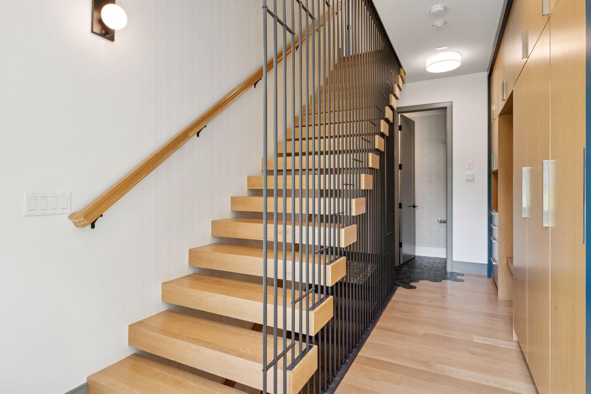 1726 Kenwood Parkway Unit: 100