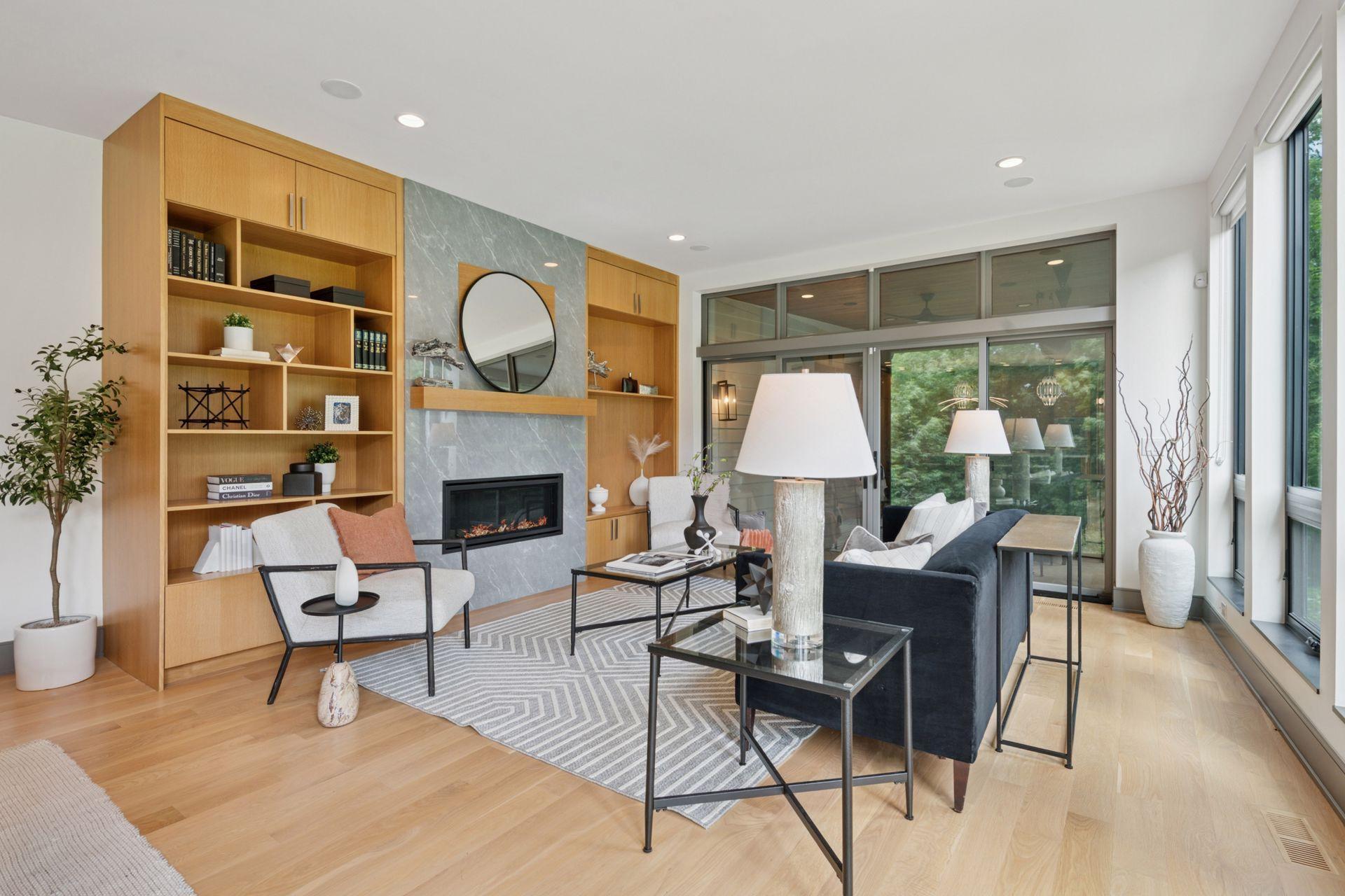 1726 Kenwood Parkway Unit: 100