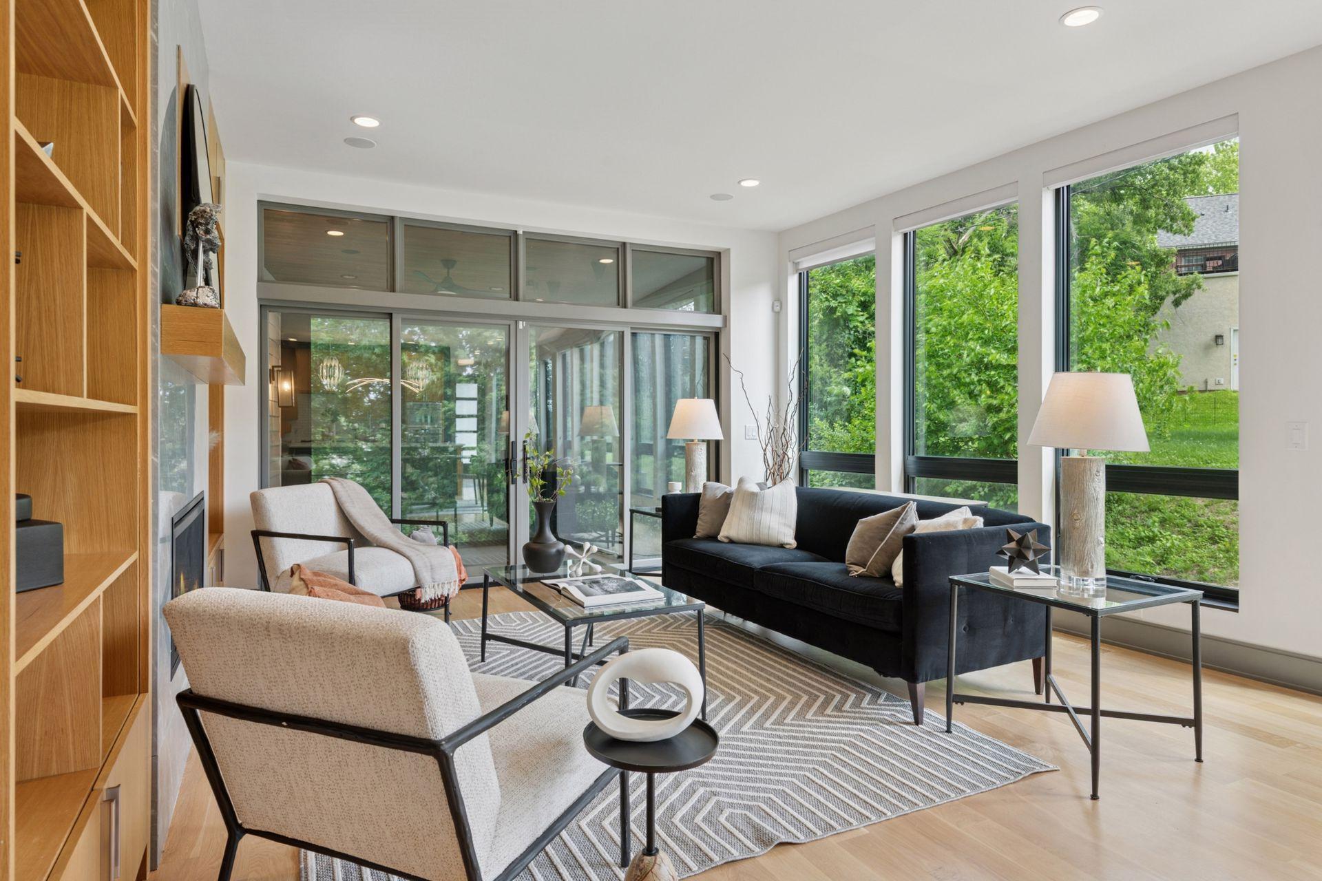 1726 Kenwood Parkway Unit: 100