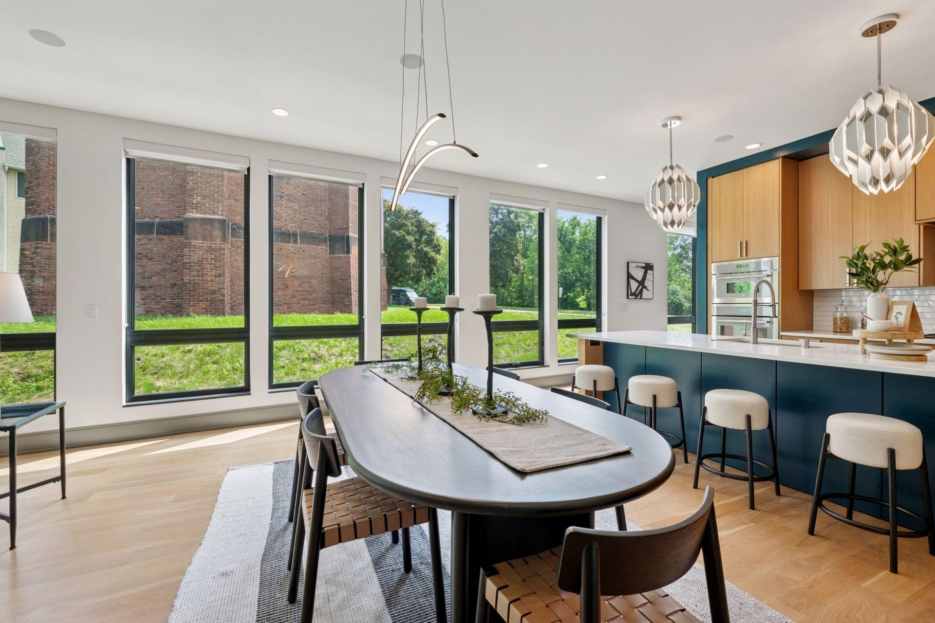 1726 Kenwood Parkway Unit: 100