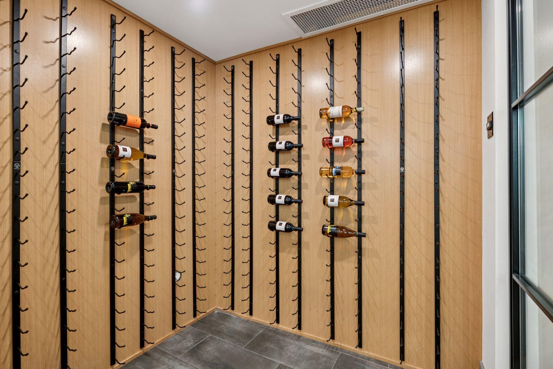 1726 Kenwood Parkway Unit: 100