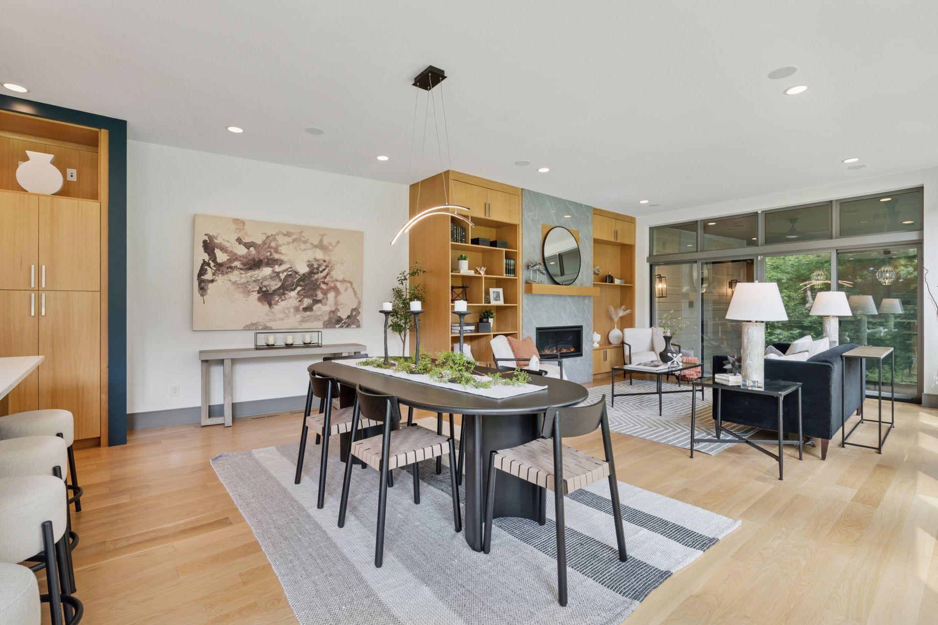 1726 Kenwood Parkway Unit: 100