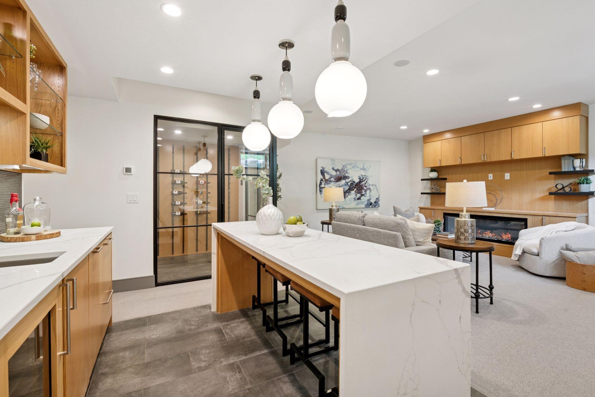 1726 Kenwood Parkway Unit: 100
