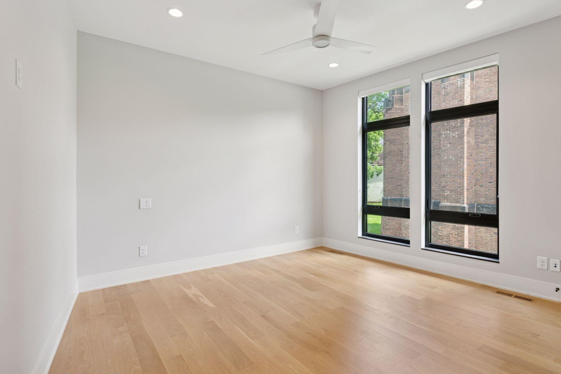 1726 Kenwood Parkway Unit: 100