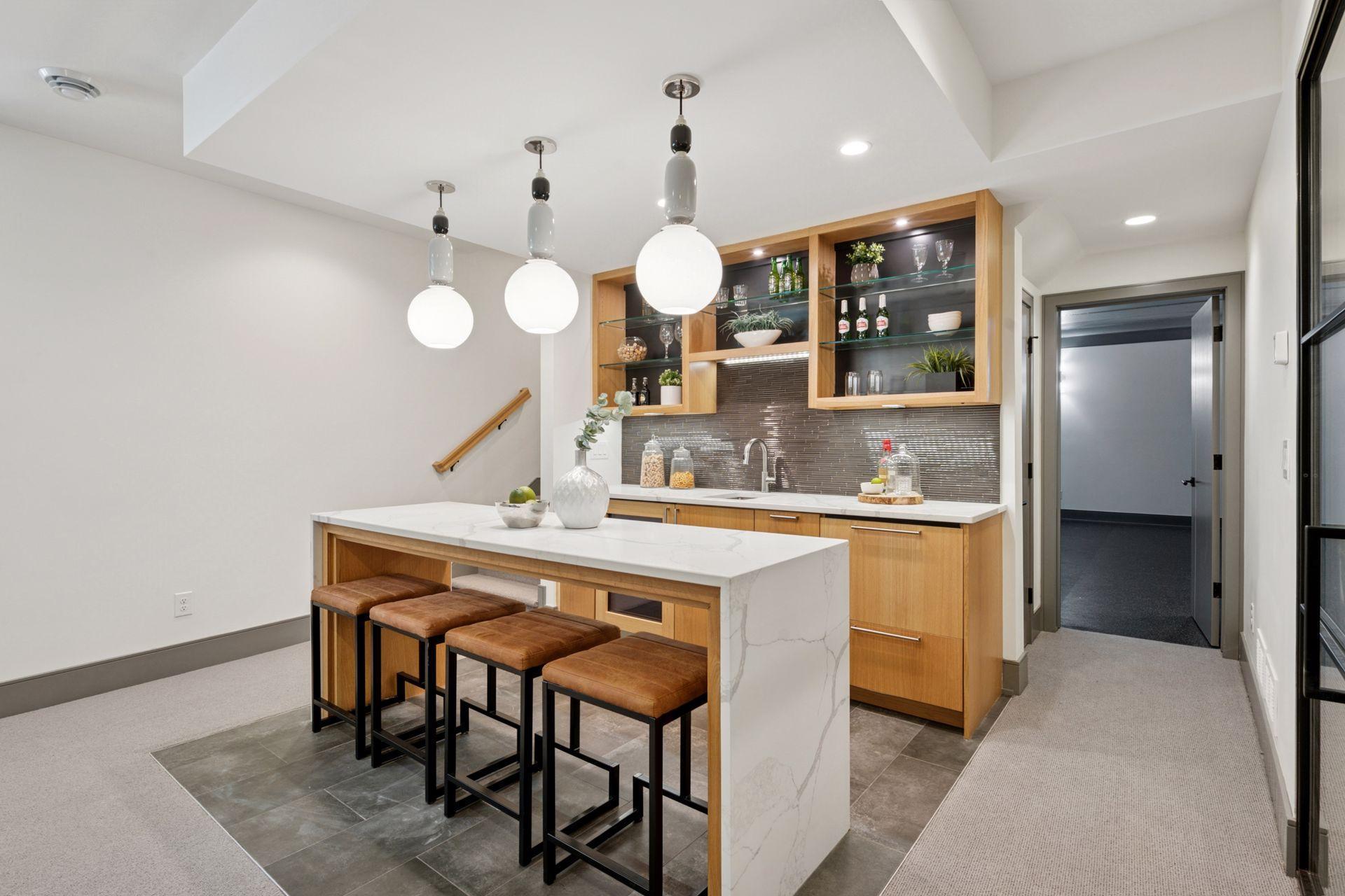 1726 Kenwood Parkway Unit: 100