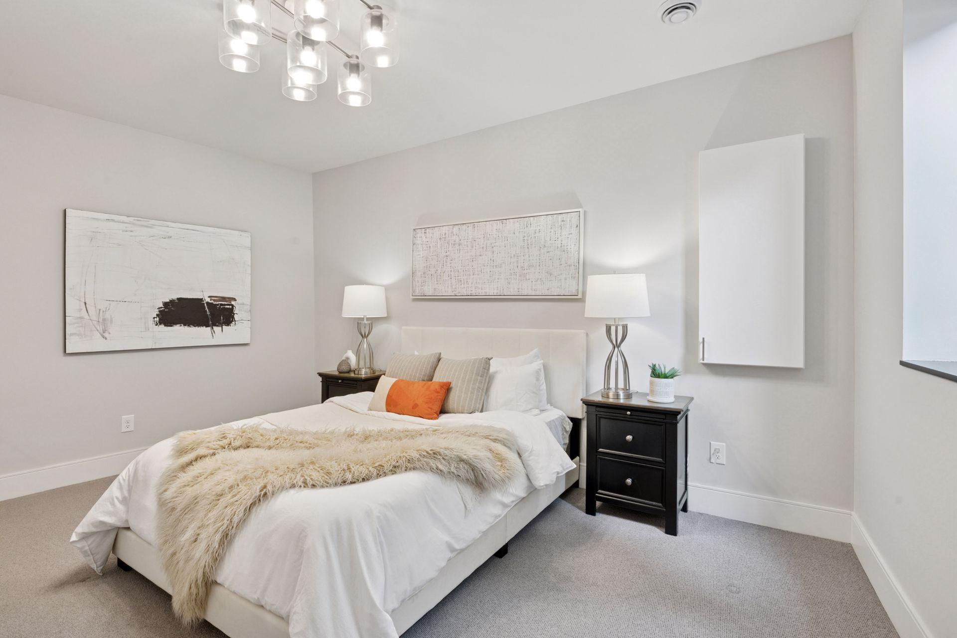 1726 Kenwood Parkway Unit: 100