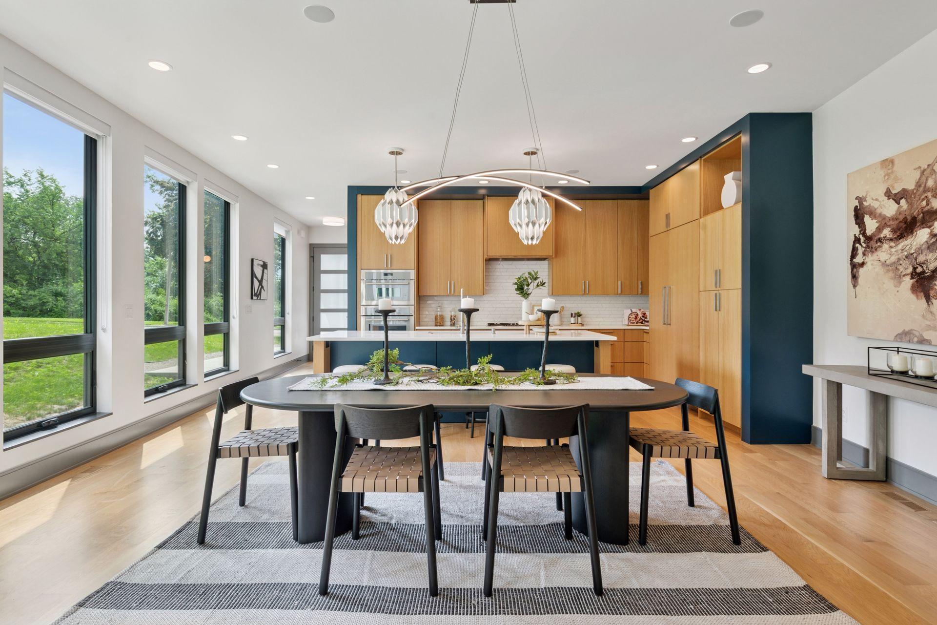 1726 Kenwood Parkway Unit: 100