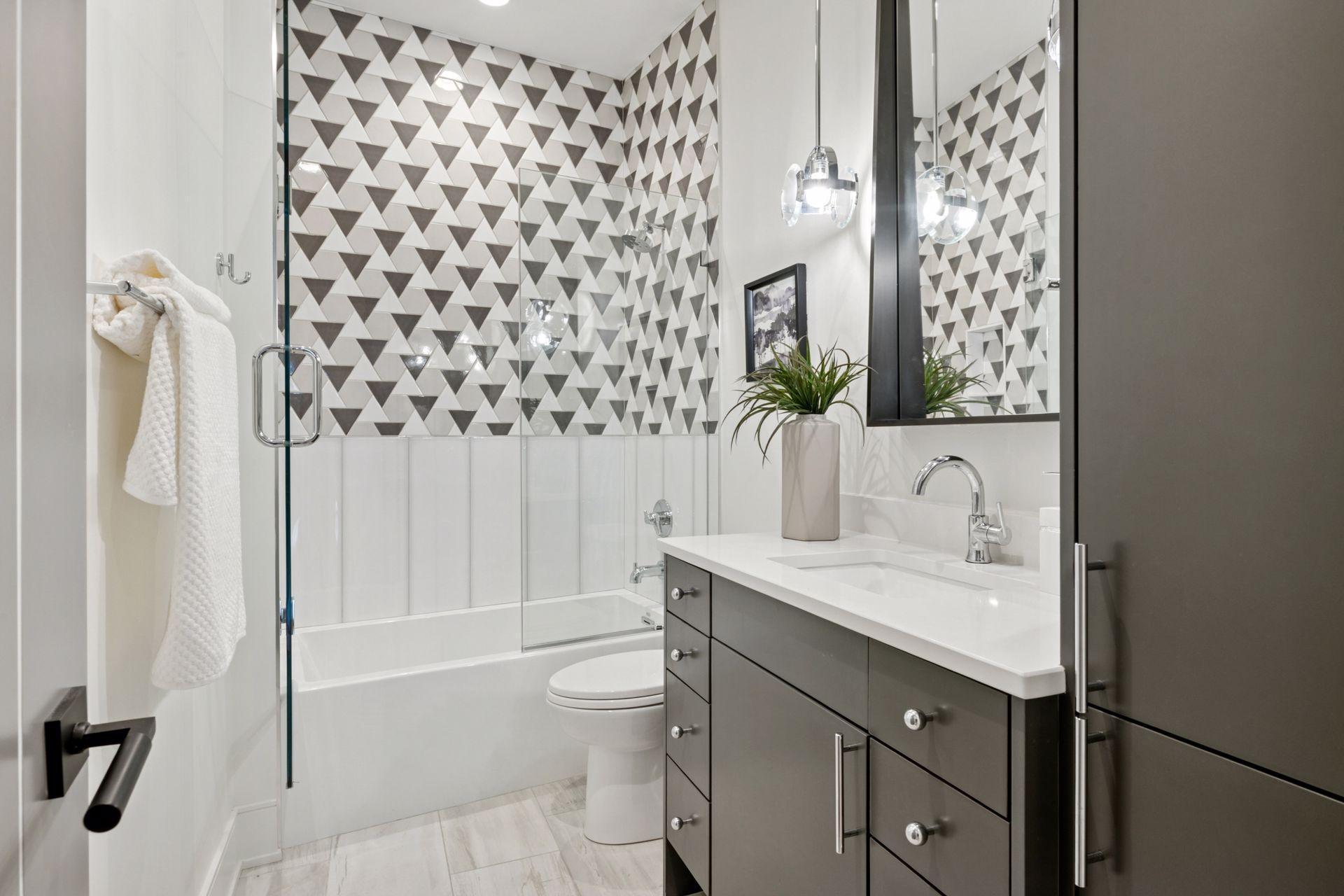 1726 Kenwood Parkway Unit: 100