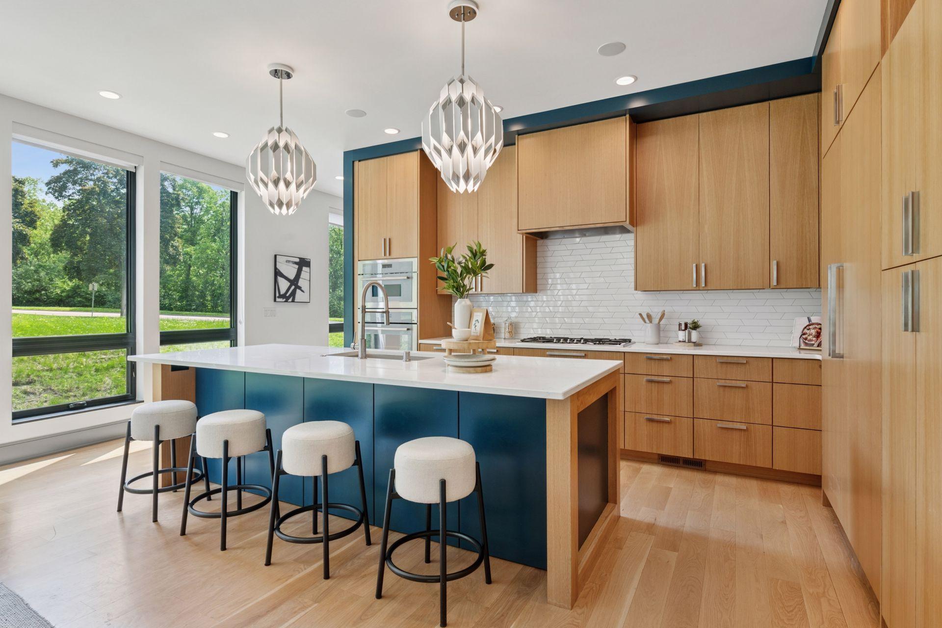 1726 Kenwood Parkway Unit: 100