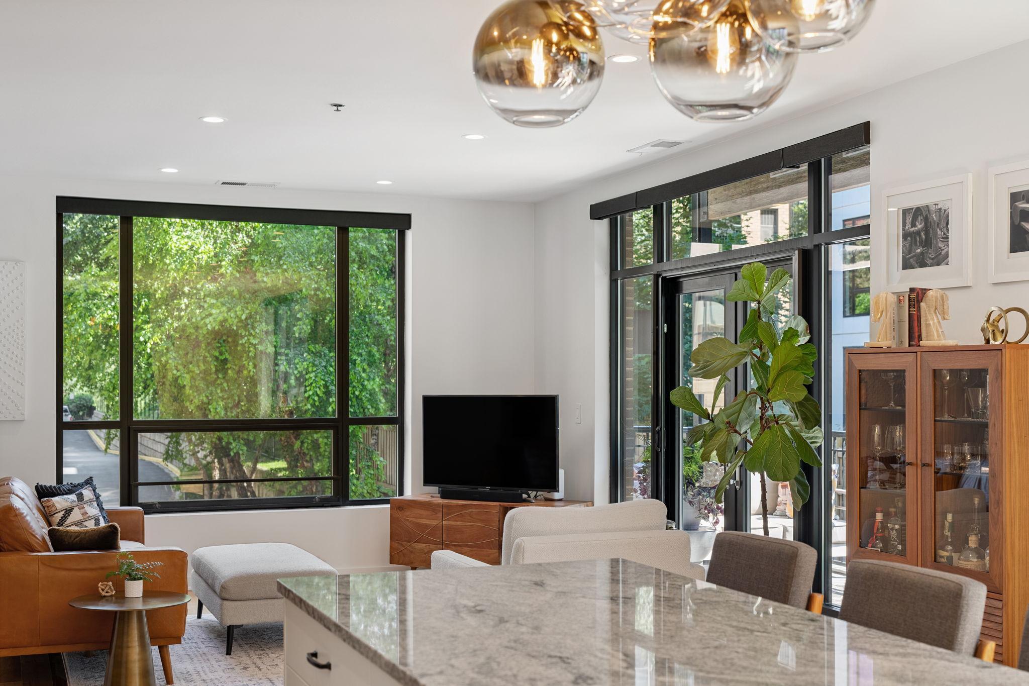 3104 W Lake Street Unit: 211