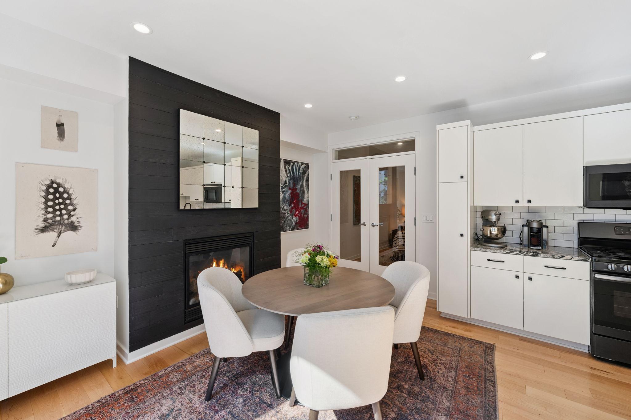 3104 W Lake Street Unit: 211