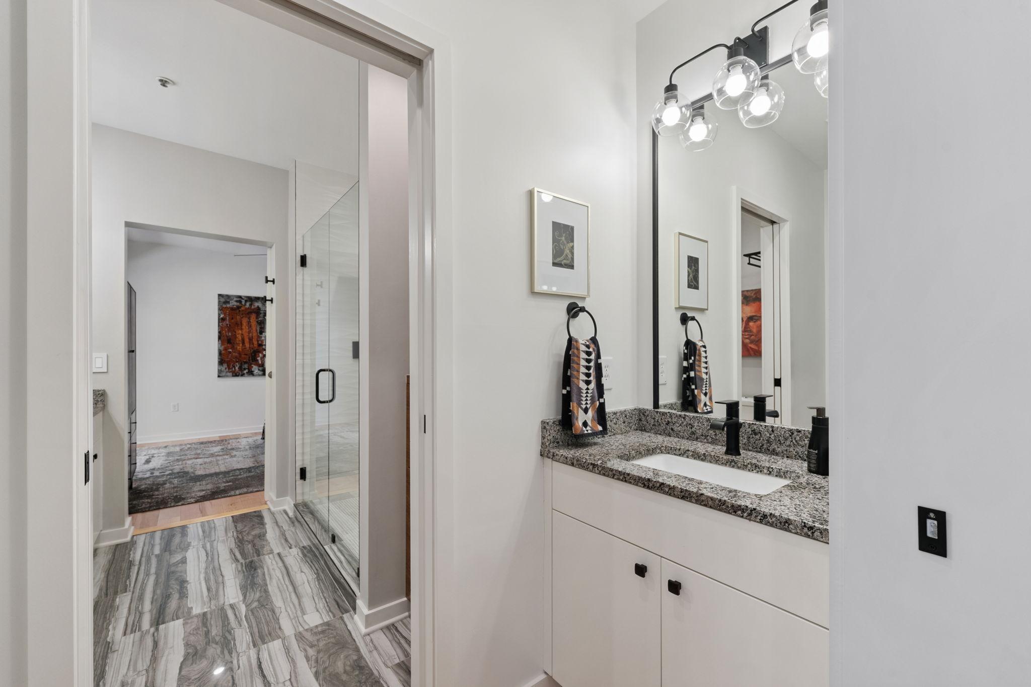 3104 W Lake Street Unit: 211