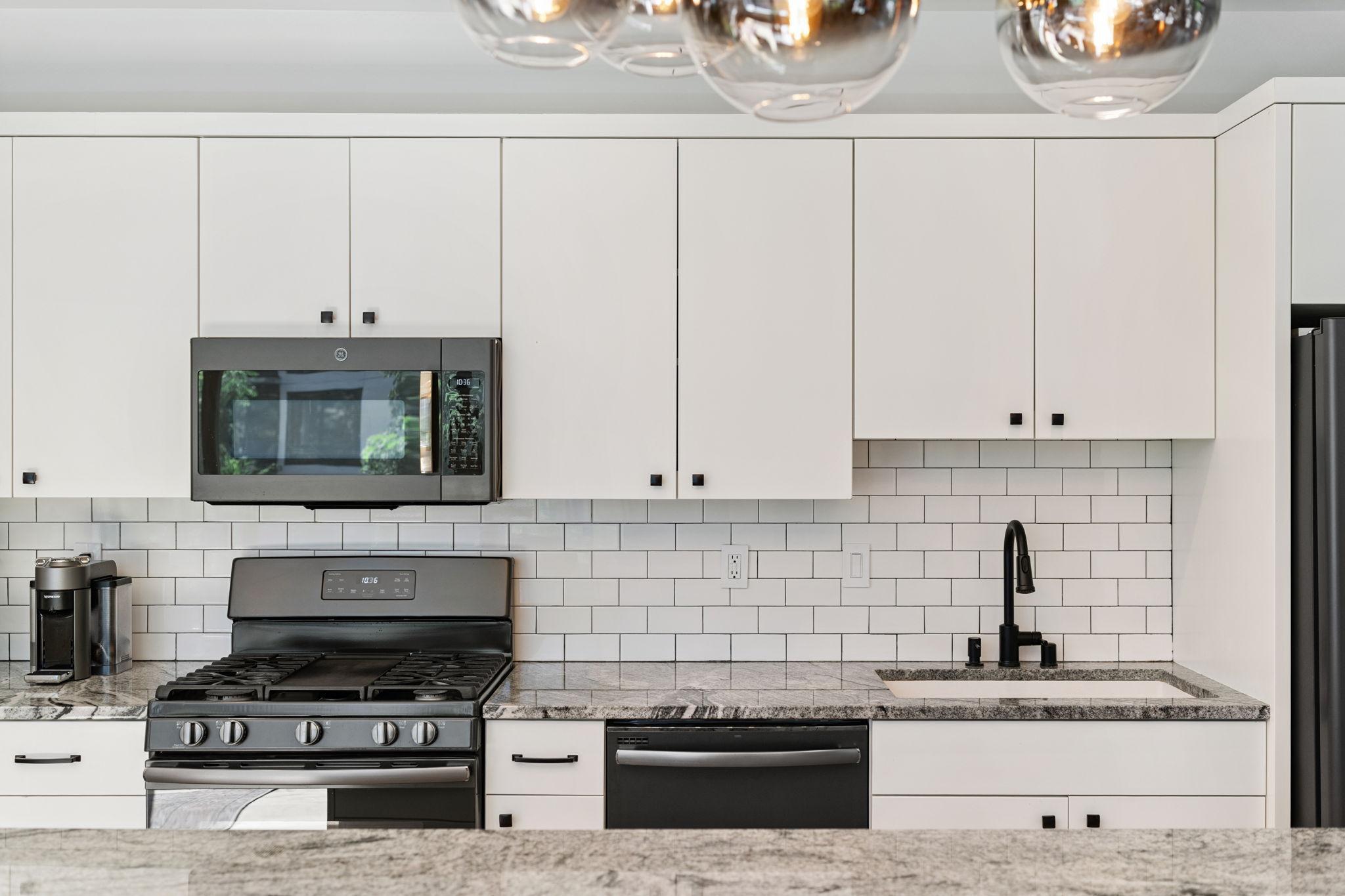 3104 W Lake Street Unit: 211