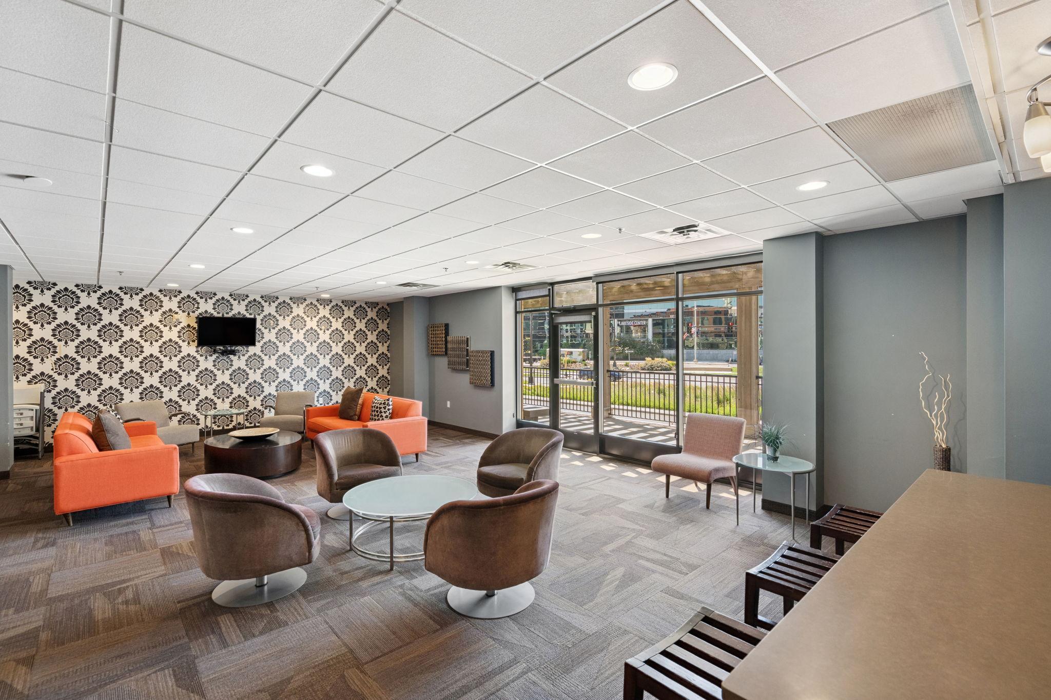 3104 W Lake Street Unit: 211