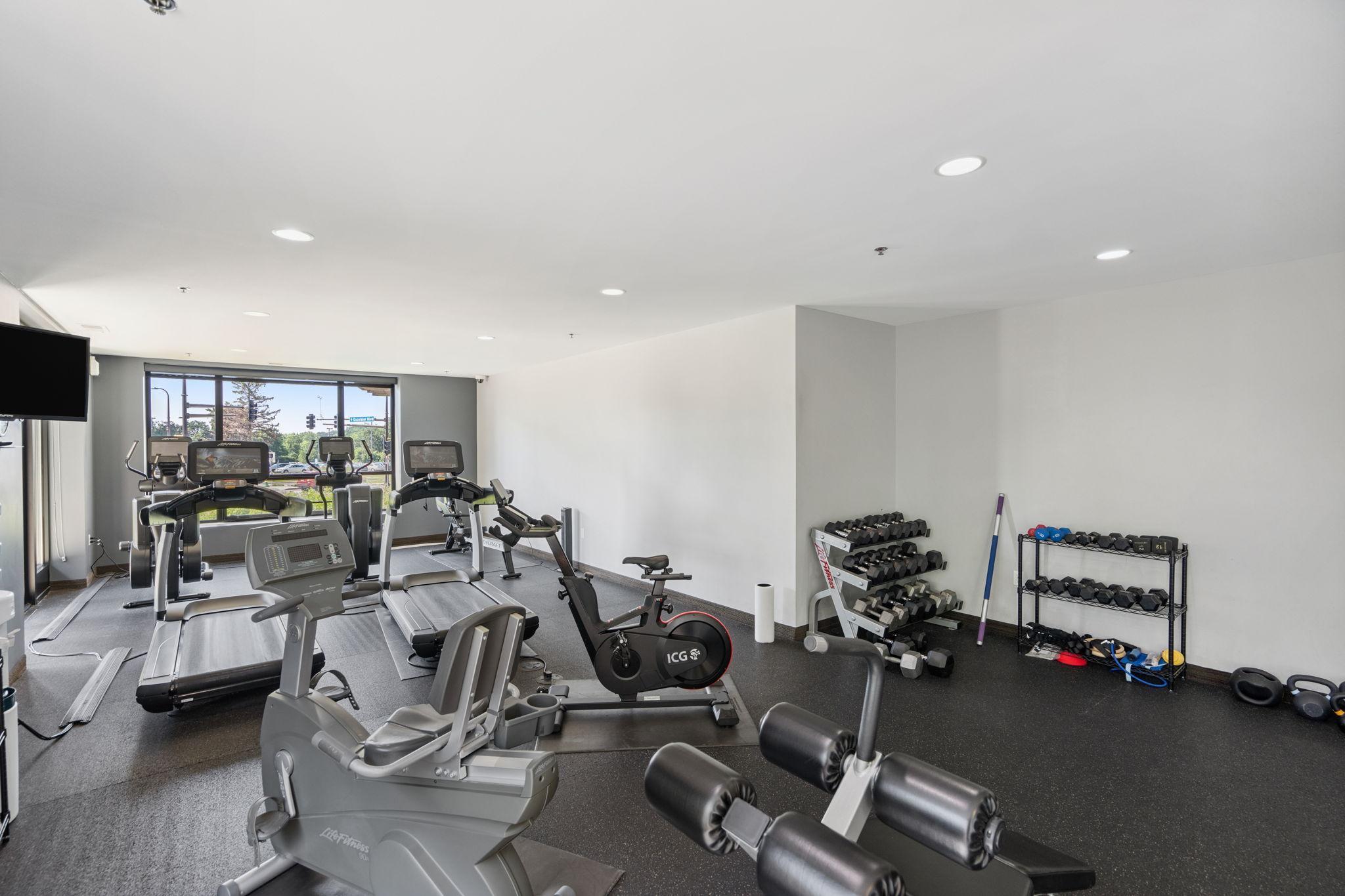 3104 W Lake Street Unit: 211