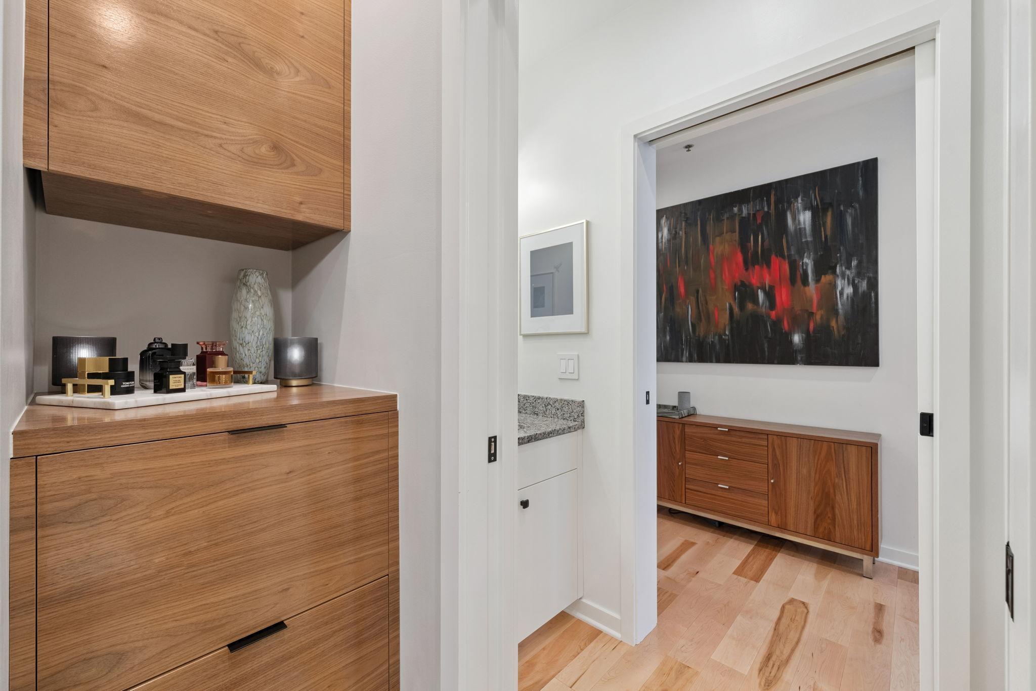 3104 W Lake Street Unit: 211