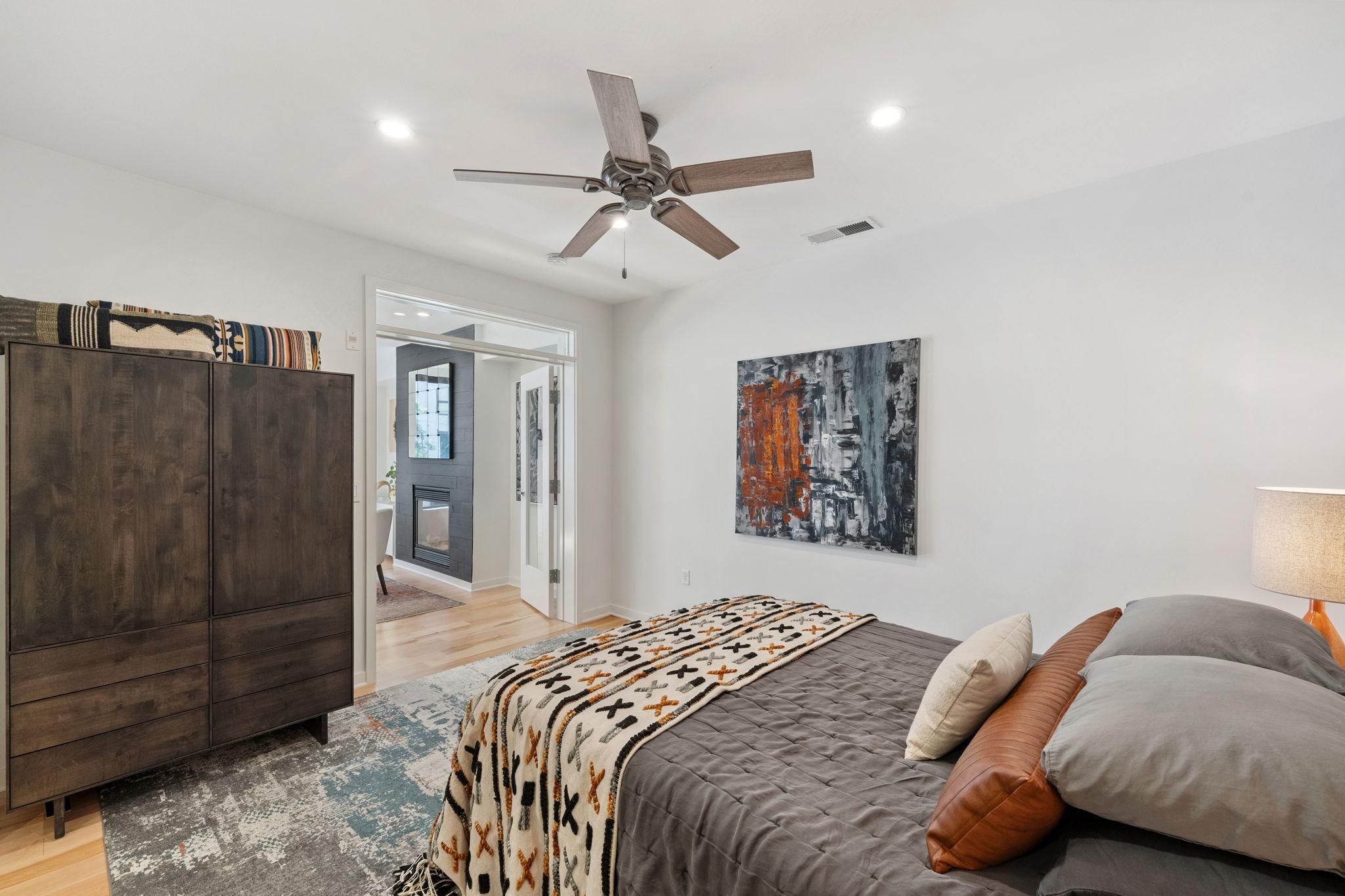 3104 W Lake Street Unit: 211