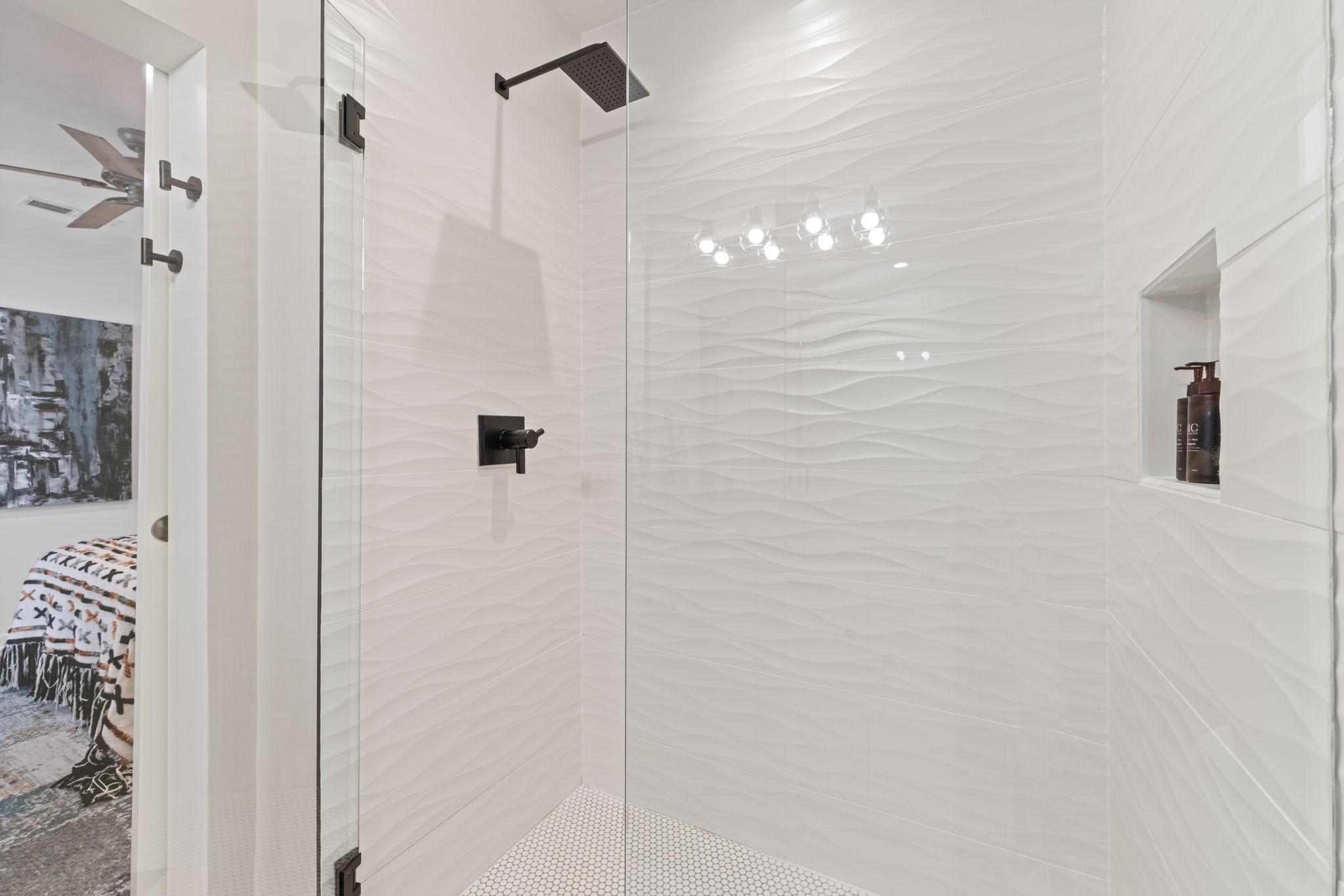 3104 W Lake Street Unit: 211