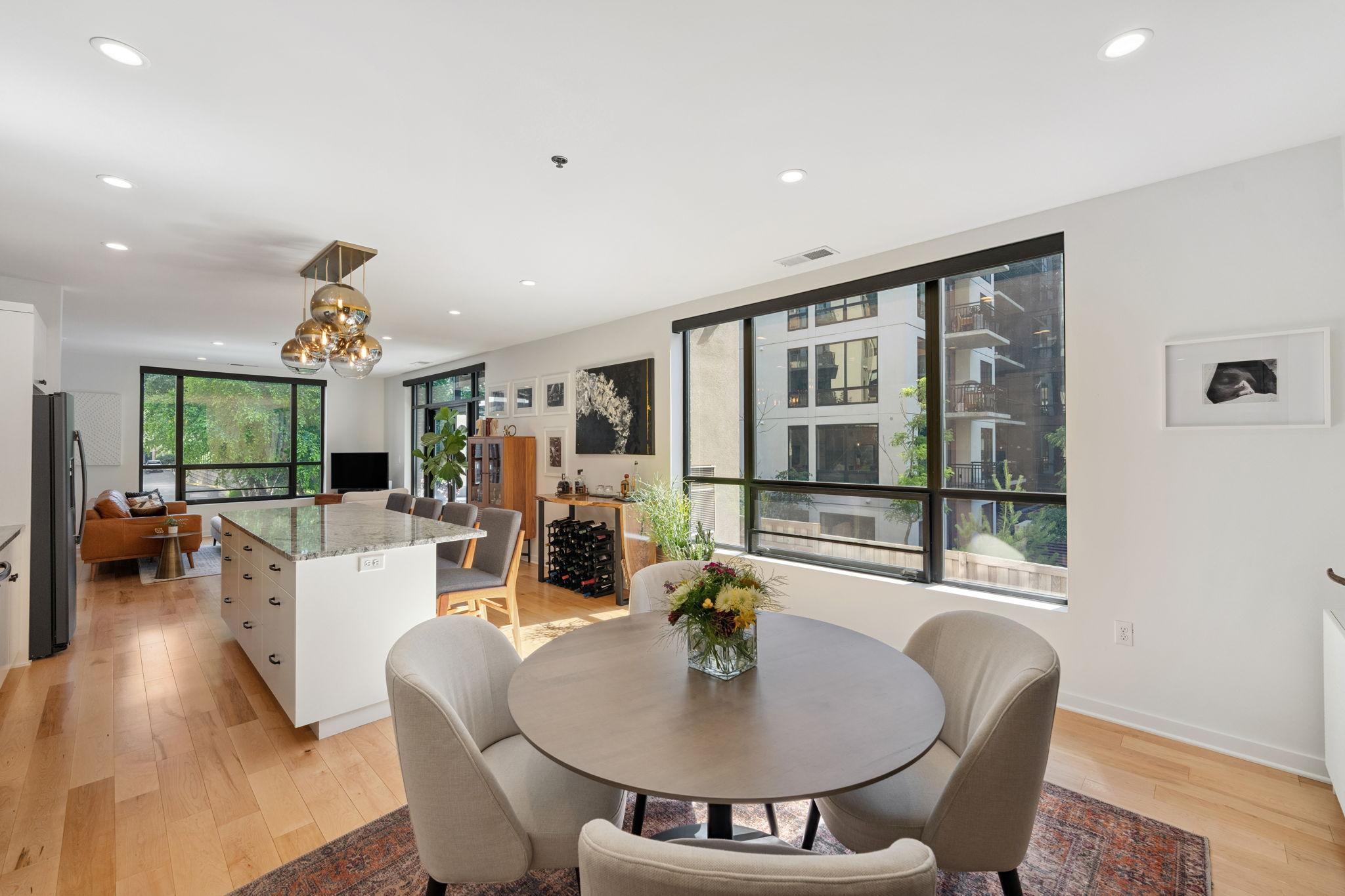 3104 W Lake Street Unit: 211