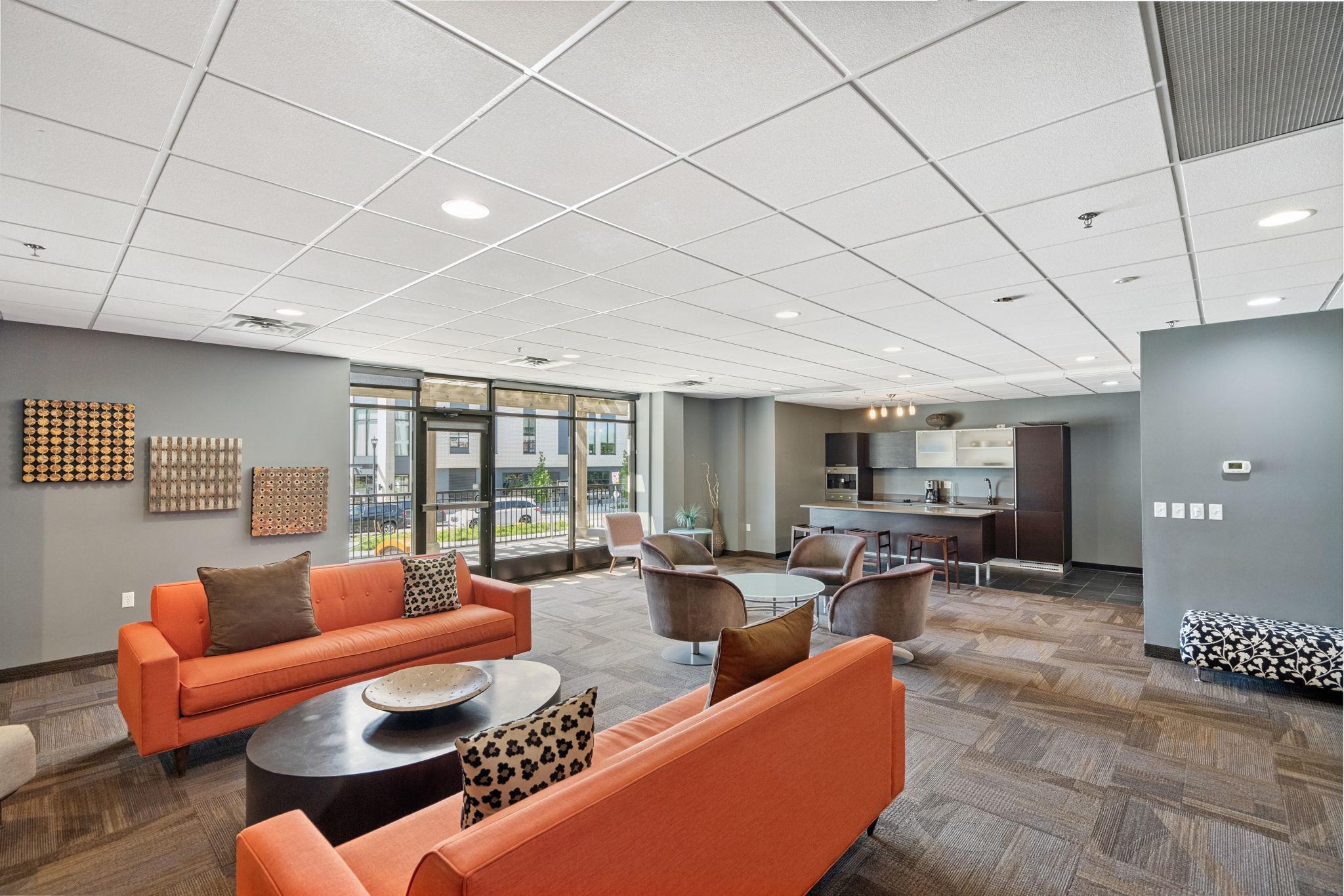 3104 W Lake Street Unit: 211