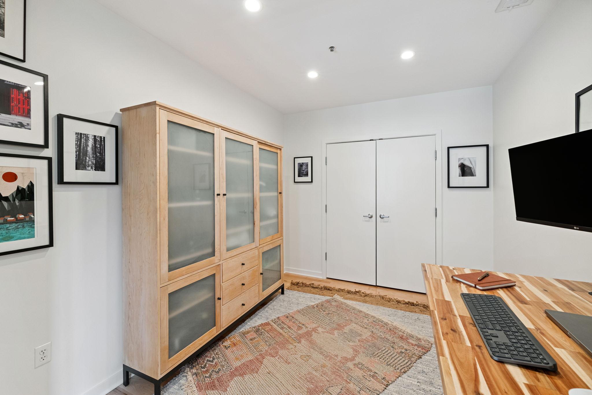 3104 W Lake Street Unit: 211