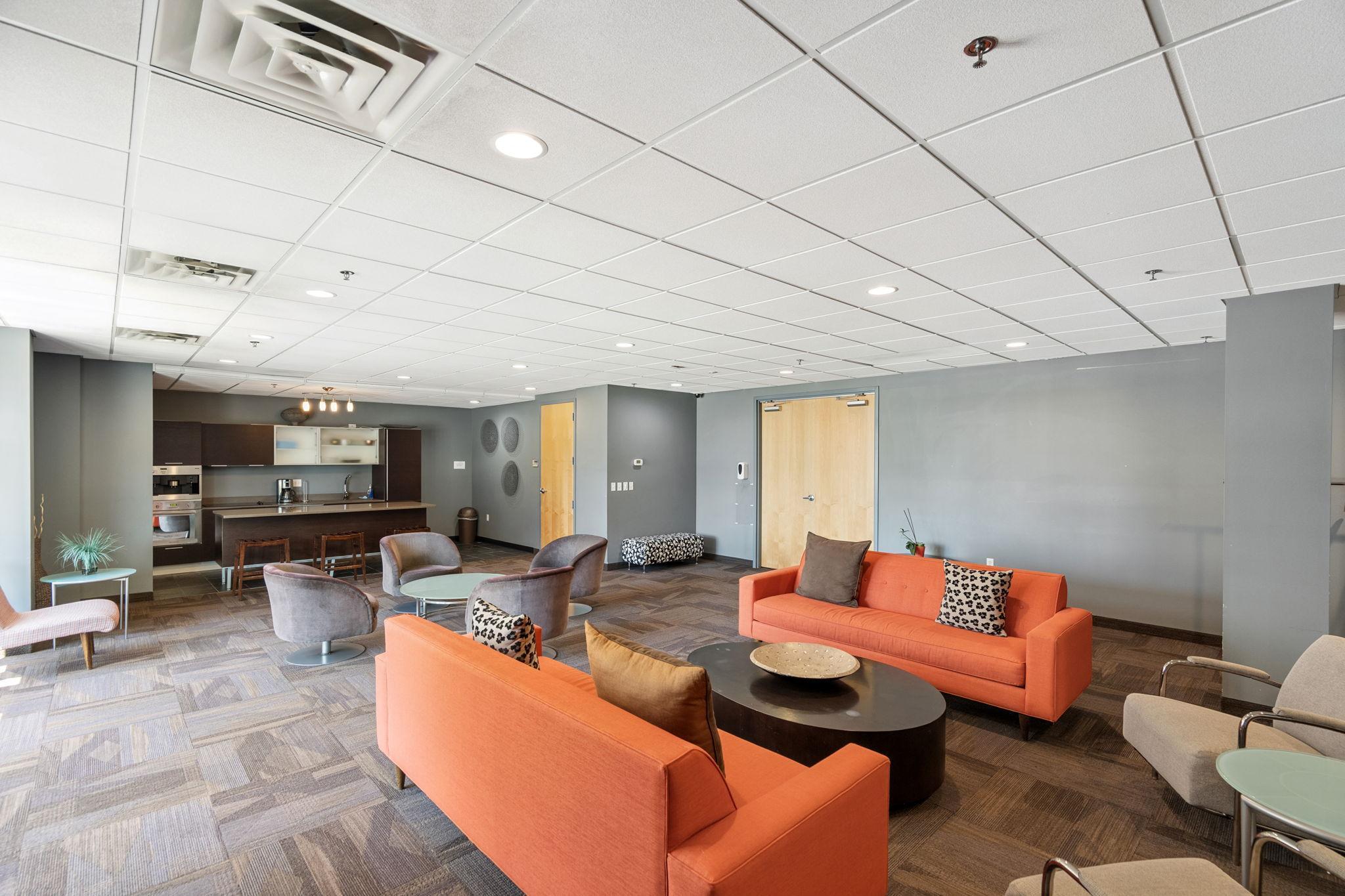 3104 W Lake Street Unit: 211