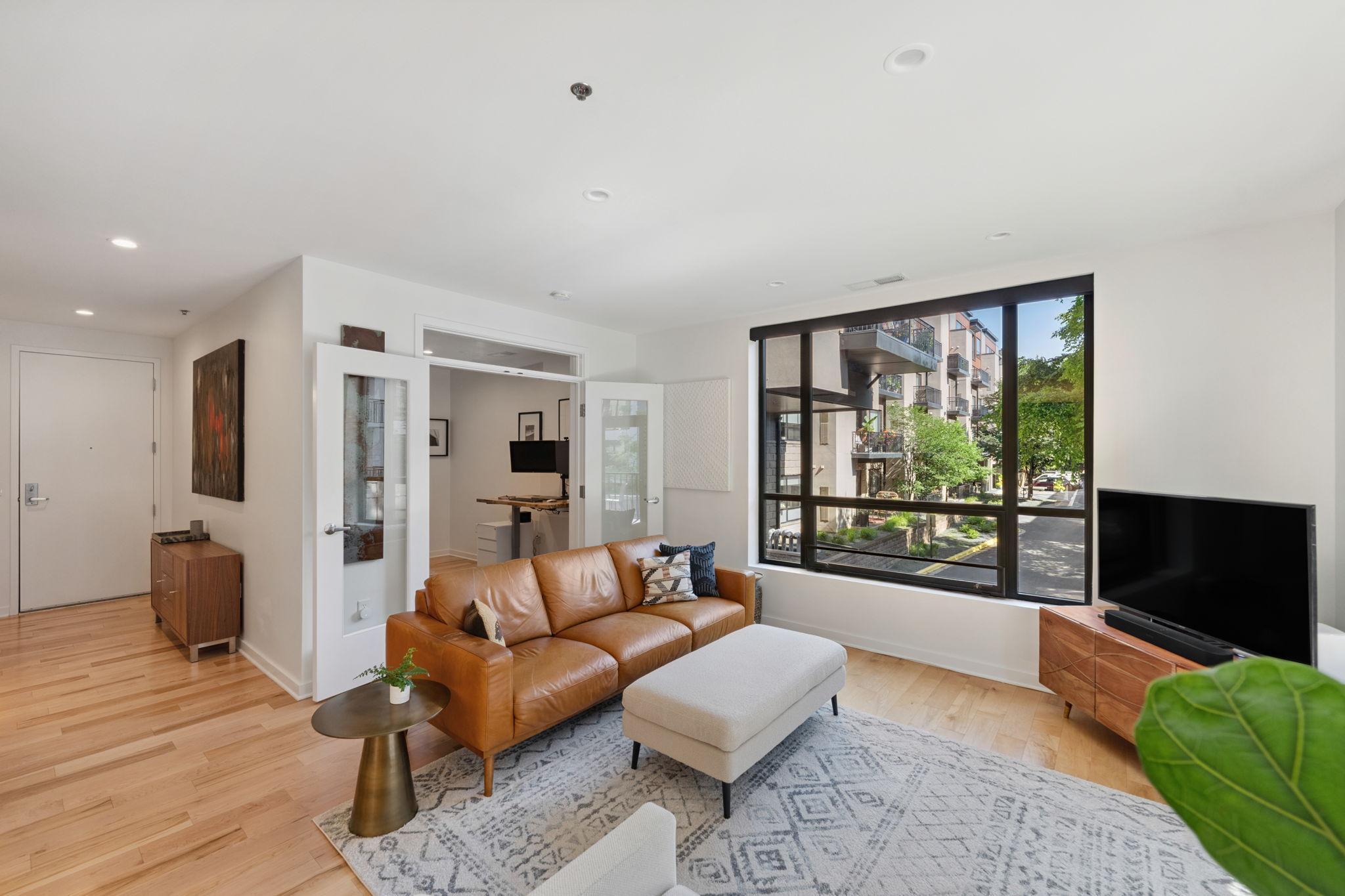 3104 W Lake Street Unit: 211