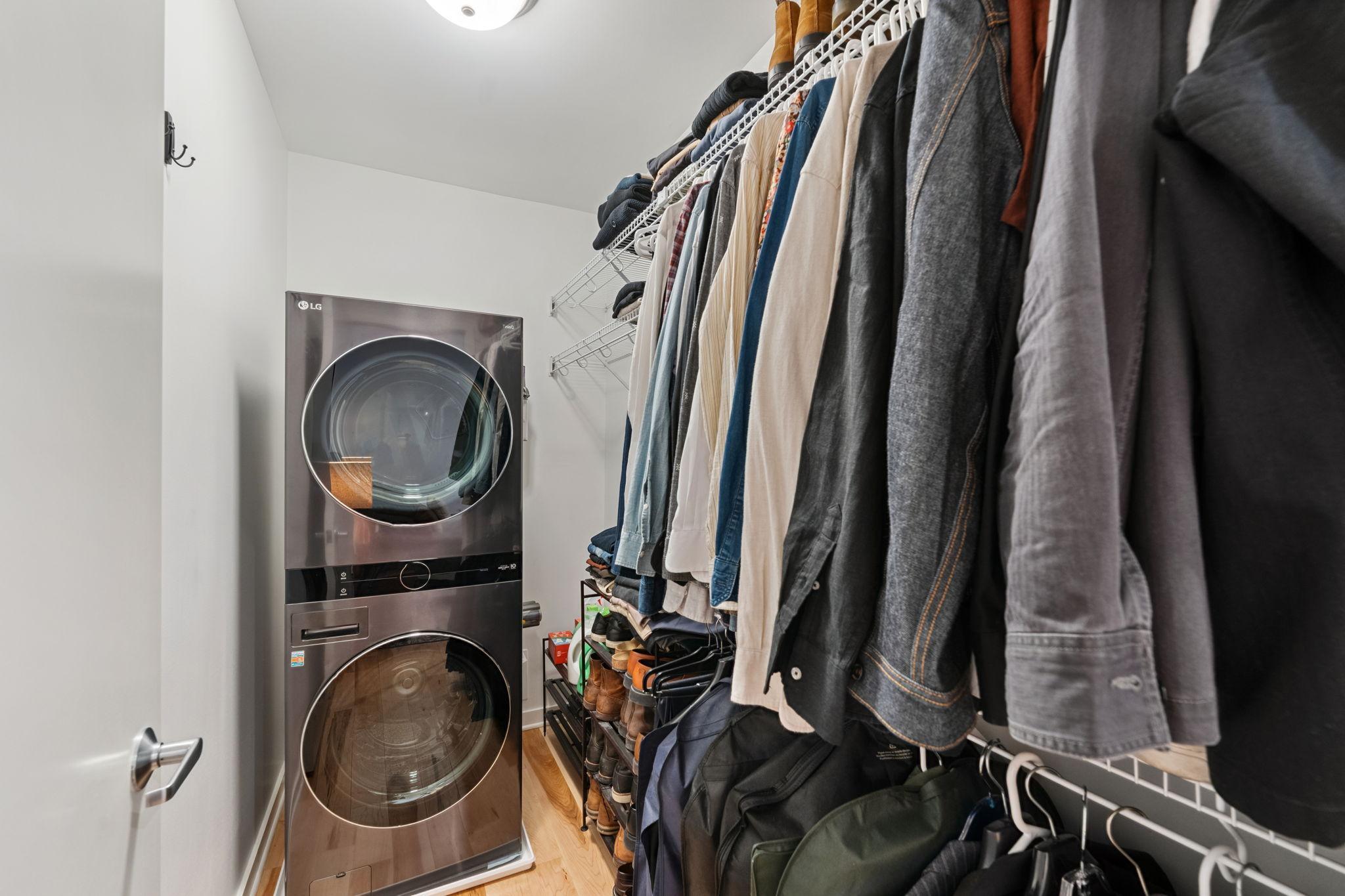 3104 W Lake Street Unit: 211