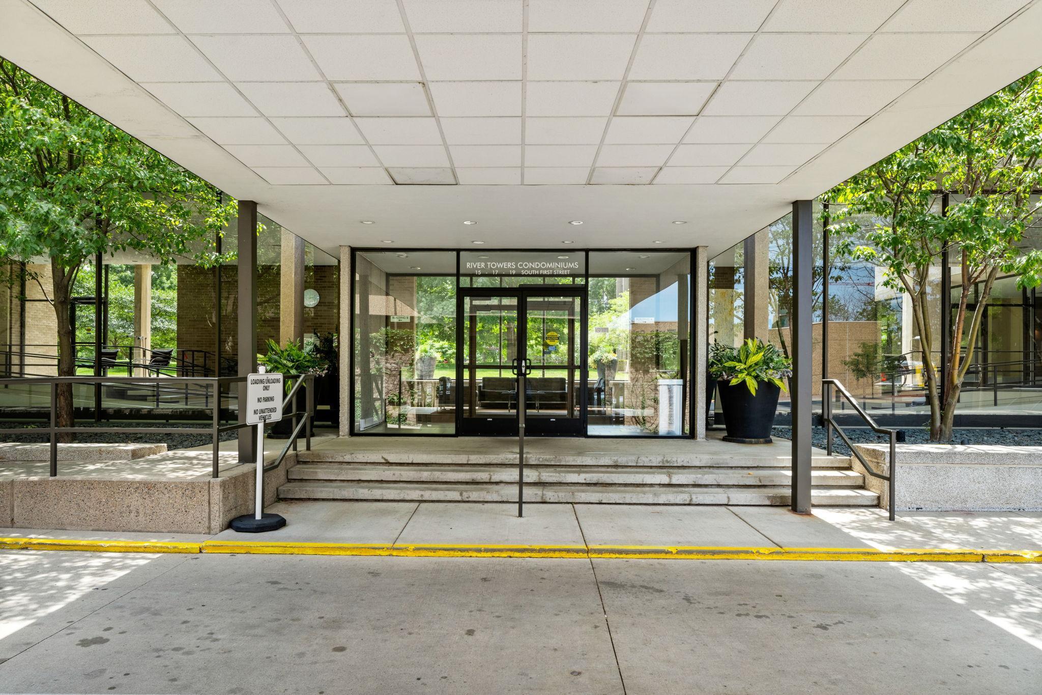 19 S 1st Street Unit: B904