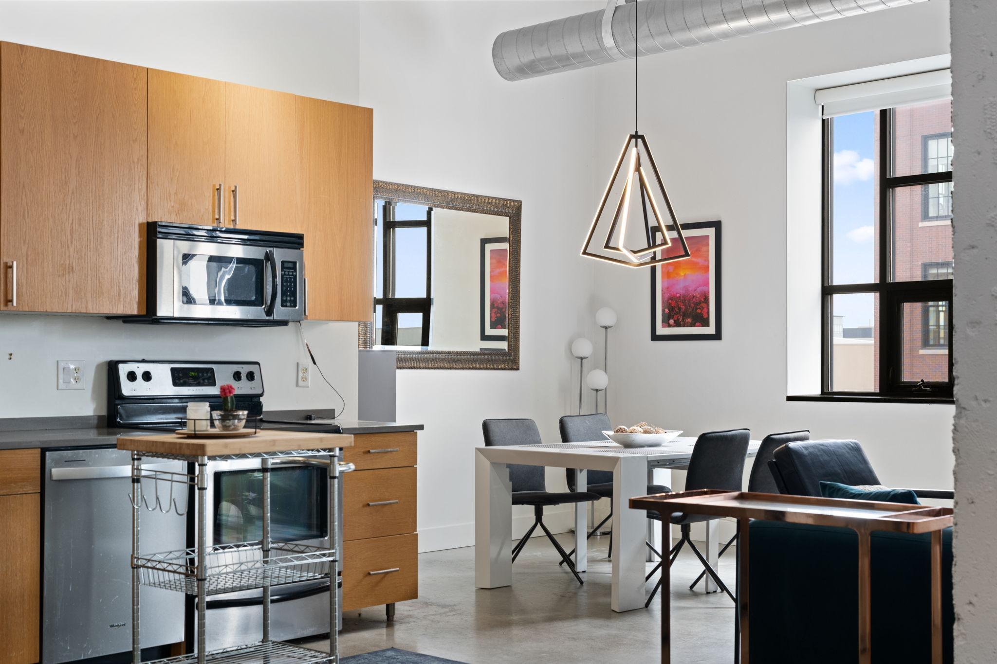 718 Washington Avenue N Unit: 602