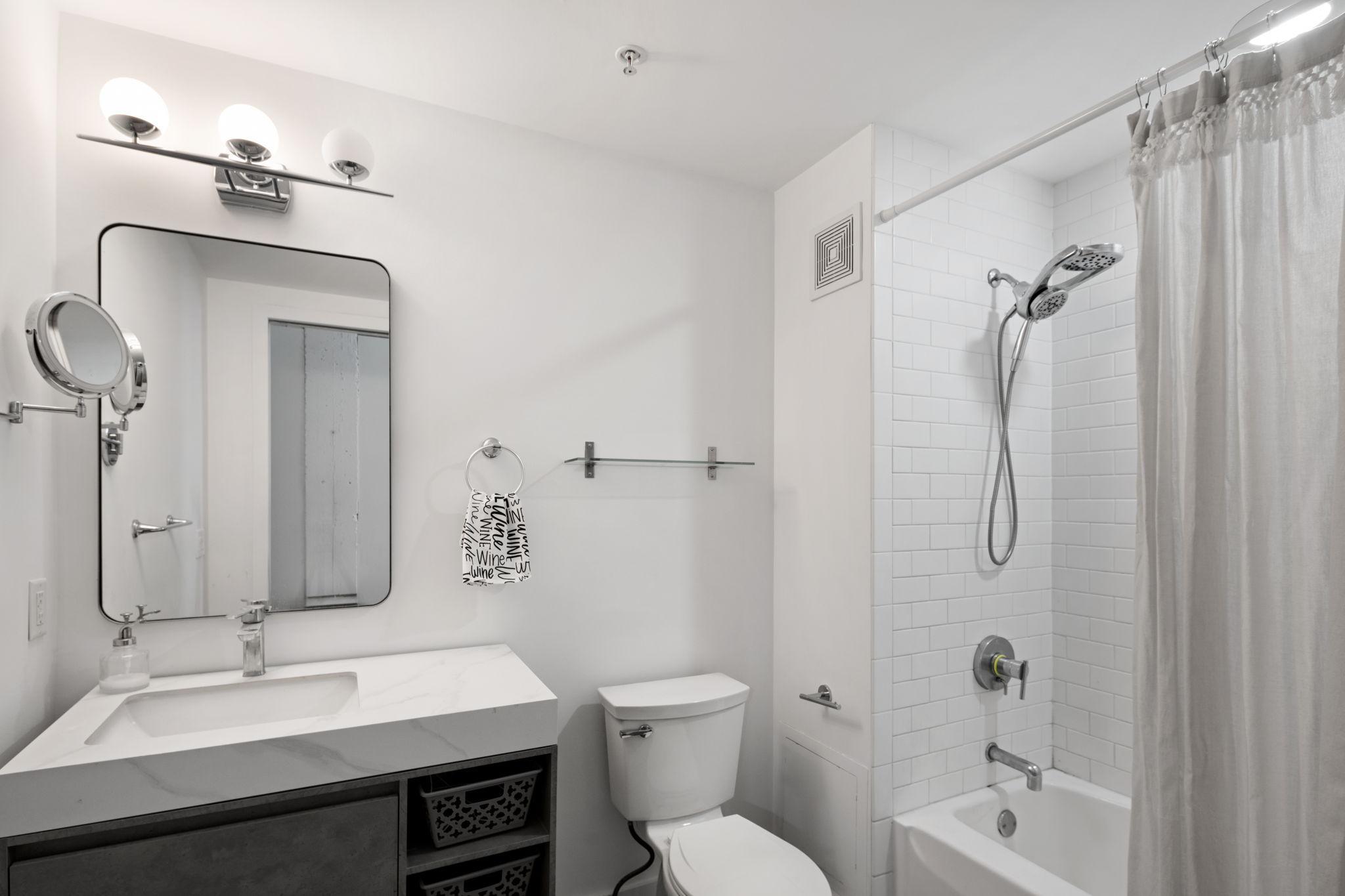 718 Washington Avenue N Unit: 602