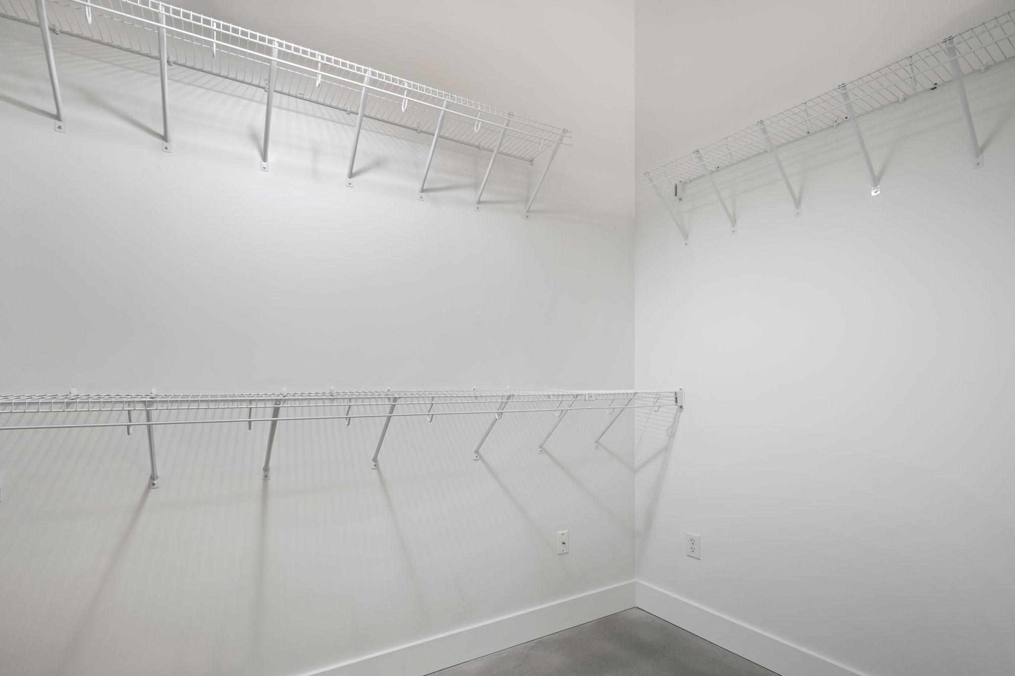 718 Washington Avenue N Unit: 602