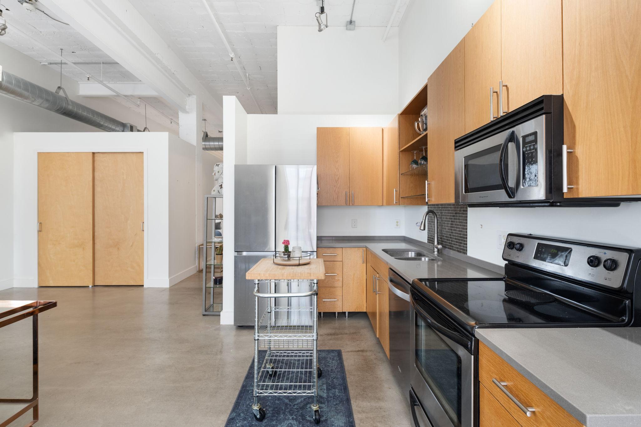 718 Washington Avenue N Unit: 602