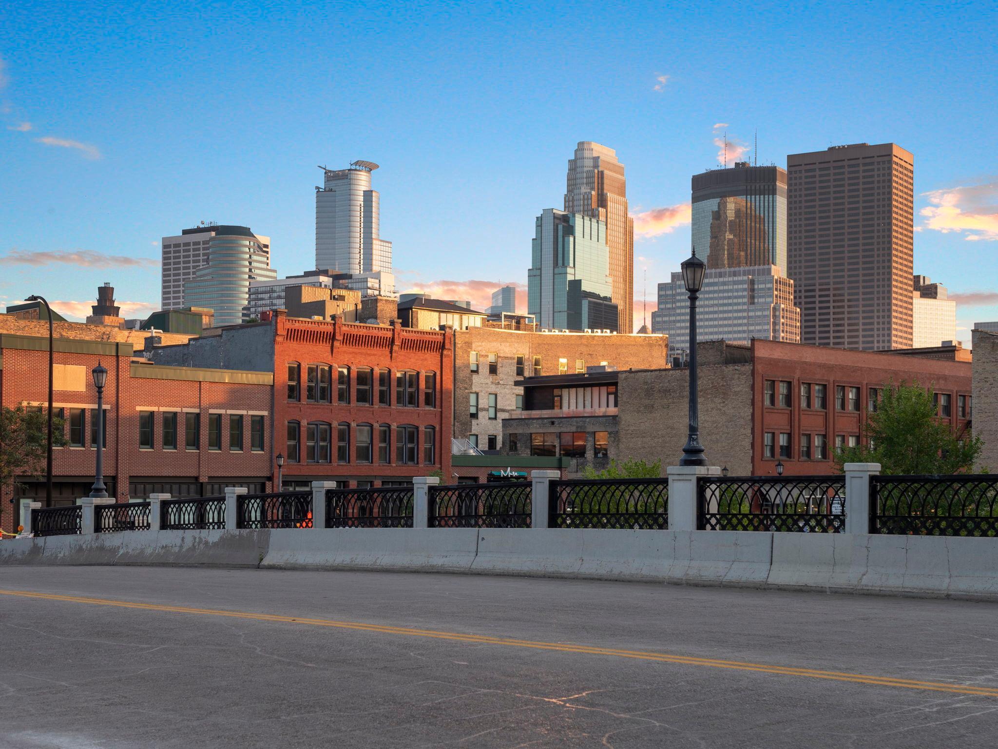 718 Washington Avenue N Unit: 602