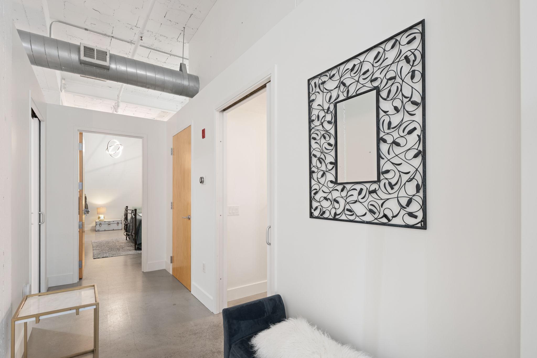 718 Washington Avenue N Unit: 602